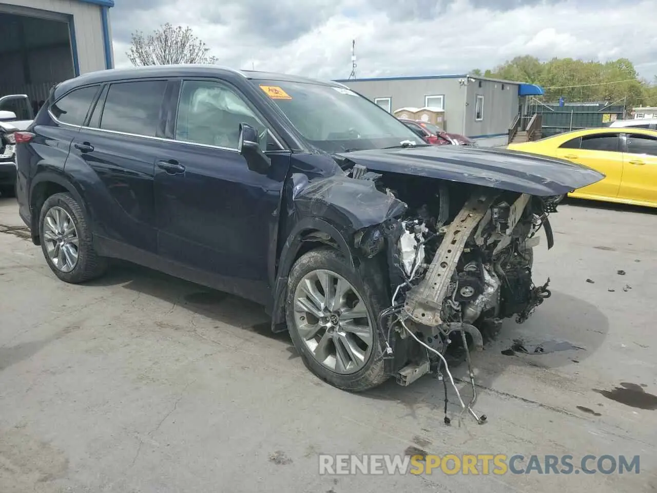 4 Photograph of a damaged car 5TDDZRBH0LS024606 TOYOTA HIGHLANDER 2020
