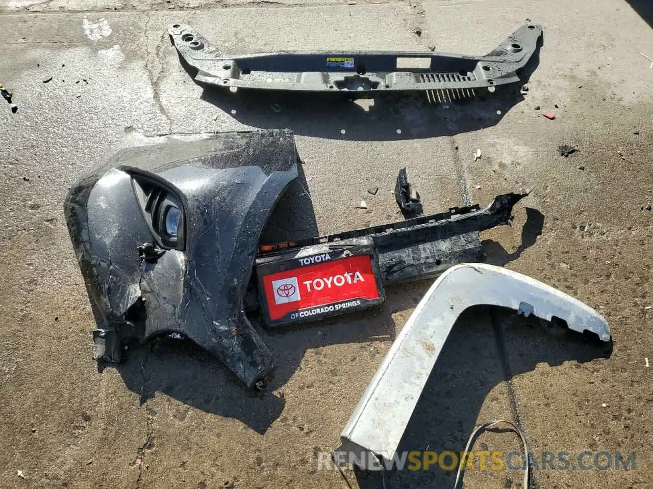13 Photograph of a damaged car 5TDDZRBH1LS055833 TOYOTA HIGHLANDER 2020