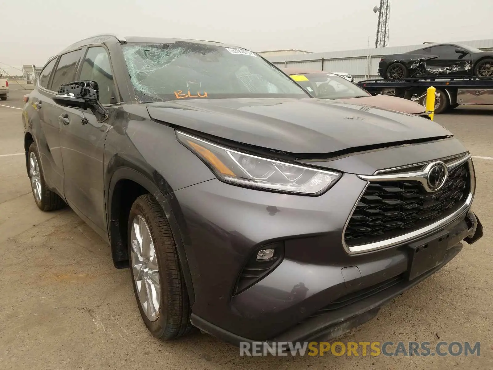 1 Photograph of a damaged car 5TDDZRBH4LS005072 TOYOTA HIGHLANDER 2020