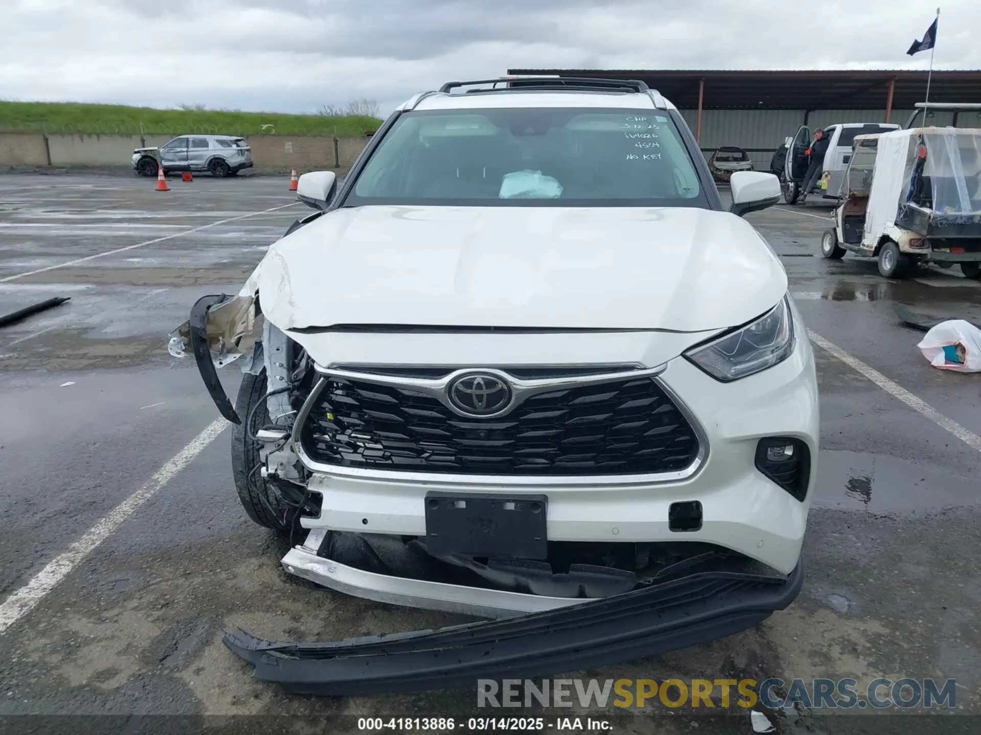 11 Photograph of a damaged car 5TDDZRBH4LS044504 TOYOTA HIGHLANDER 2020