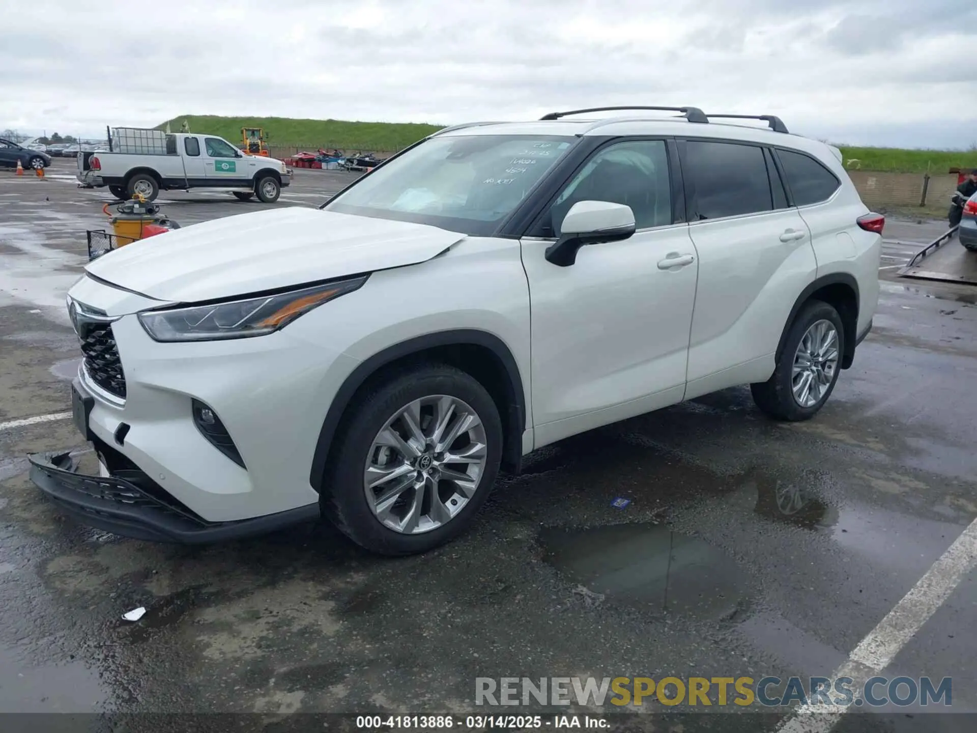 2 Photograph of a damaged car 5TDDZRBH4LS044504 TOYOTA HIGHLANDER 2020