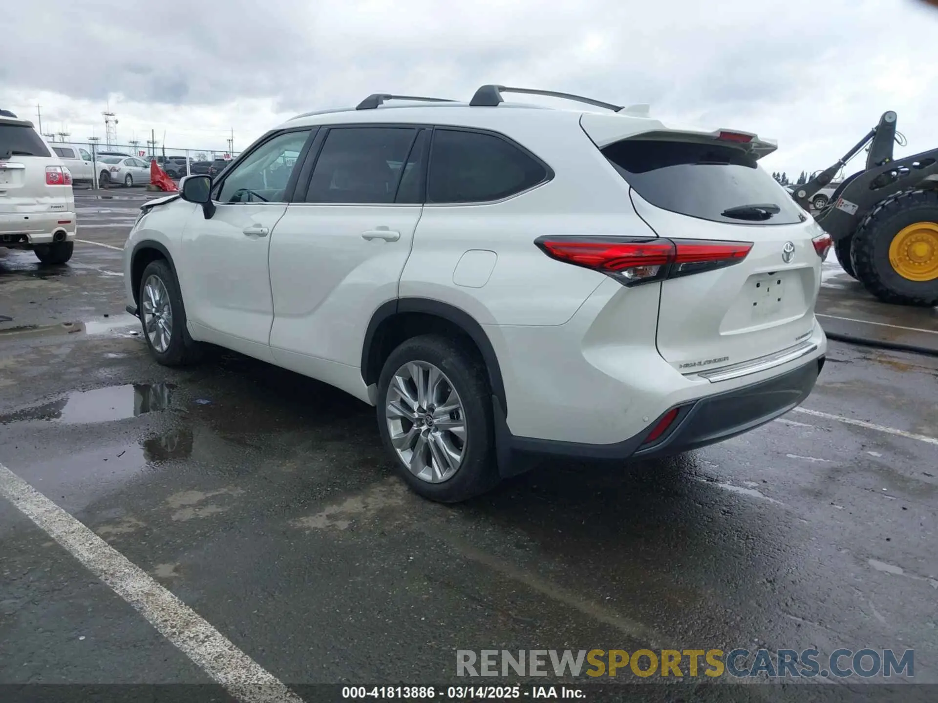 3 Photograph of a damaged car 5TDDZRBH4LS044504 TOYOTA HIGHLANDER 2020