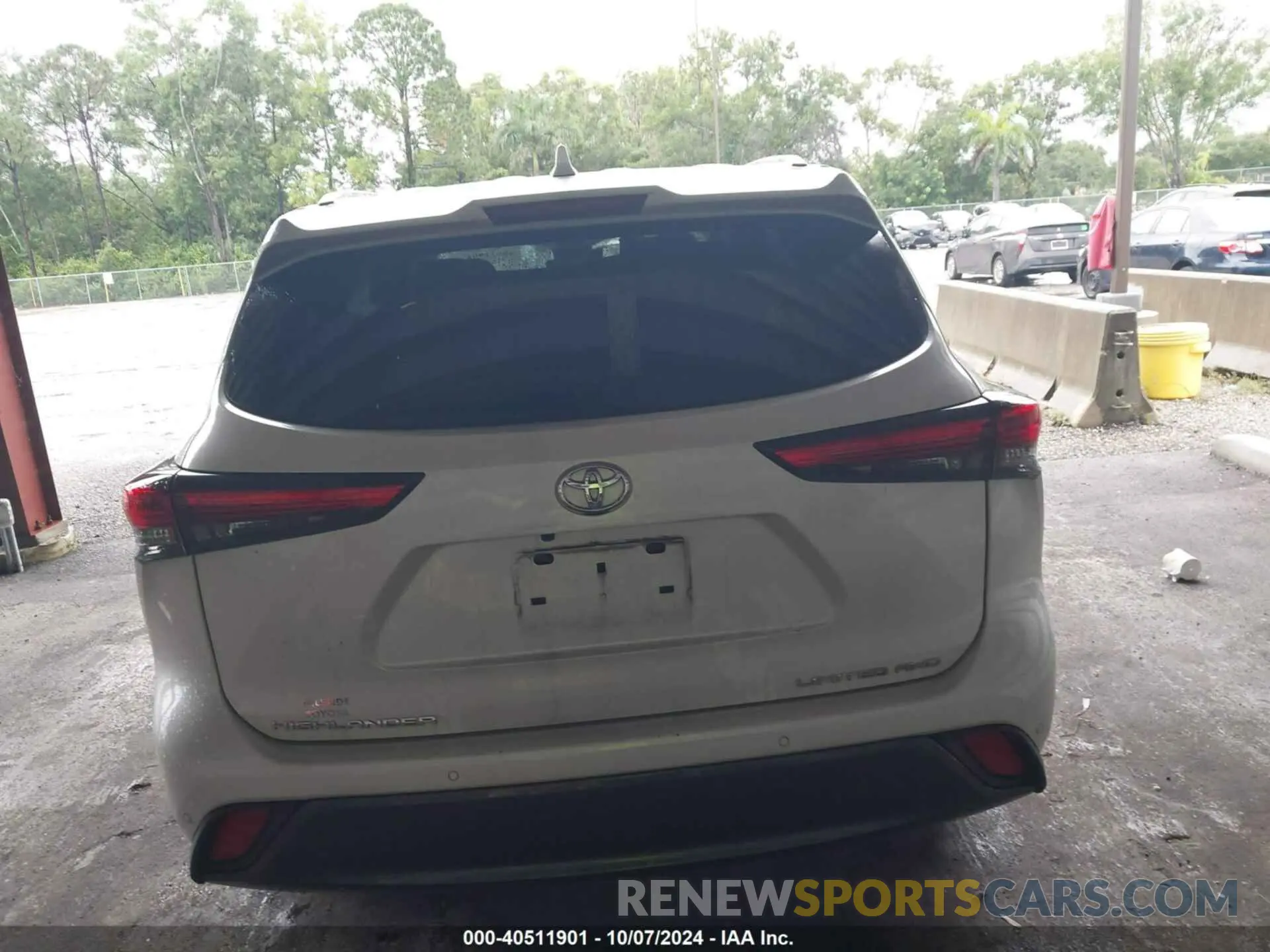 16 Photograph of a damaged car 5TDDZRBH6LS026988 TOYOTA HIGHLANDER 2020