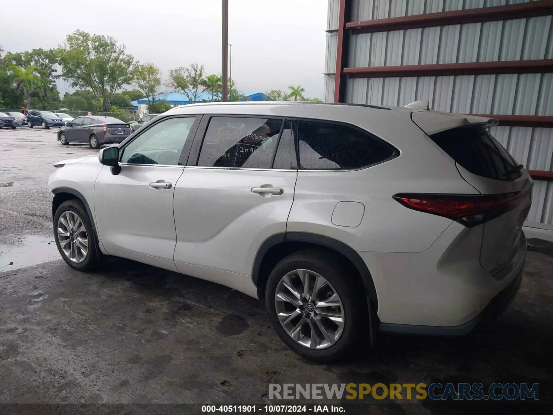 3 Photograph of a damaged car 5TDDZRBH6LS026988 TOYOTA HIGHLANDER 2020