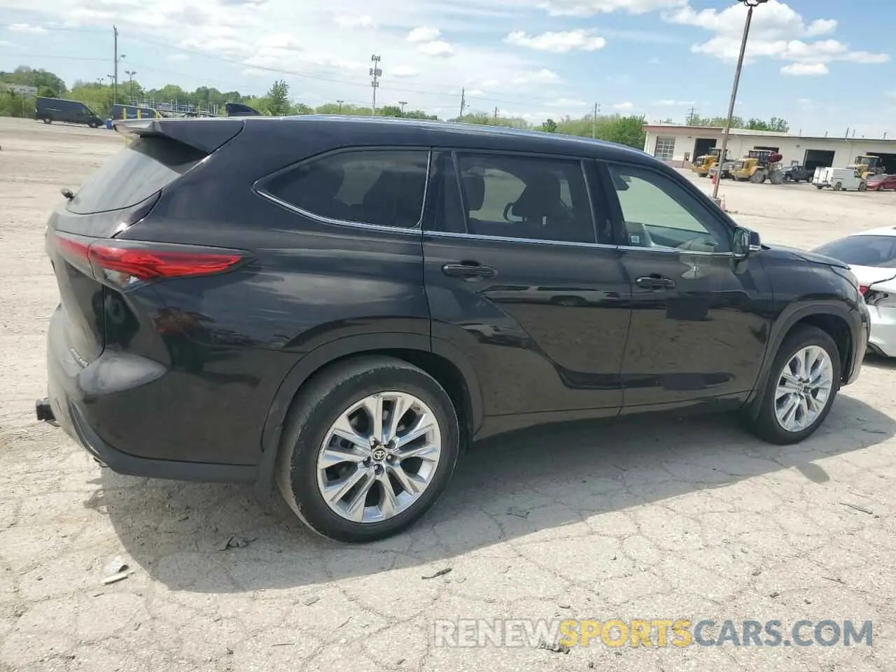 3 Photograph of a damaged car 5TDDZRBH8LS004782 TOYOTA HIGHLANDER 2020