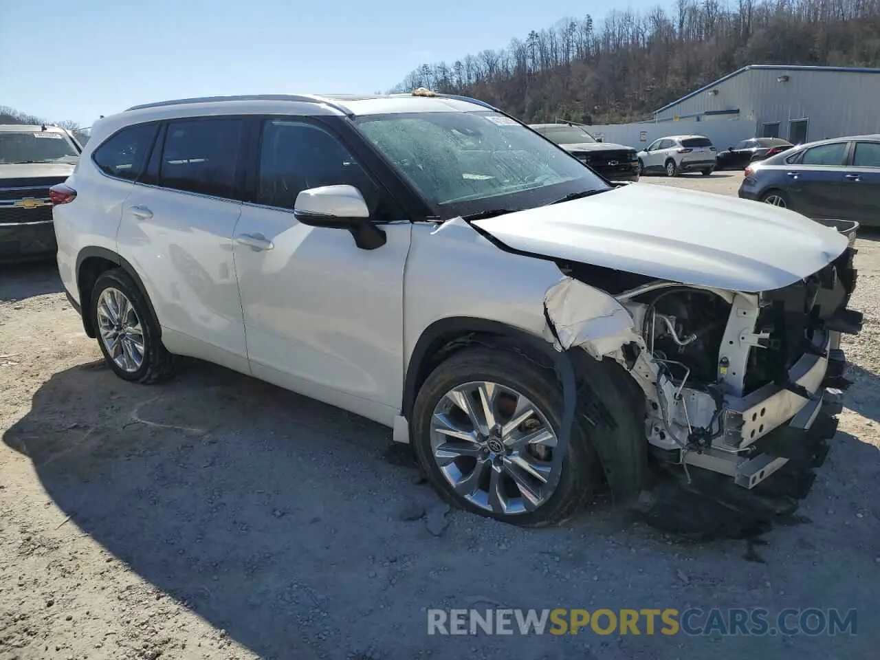 4 Photograph of a damaged car 5TDDZRBHXLS053983 TOYOTA HIGHLANDER 2020