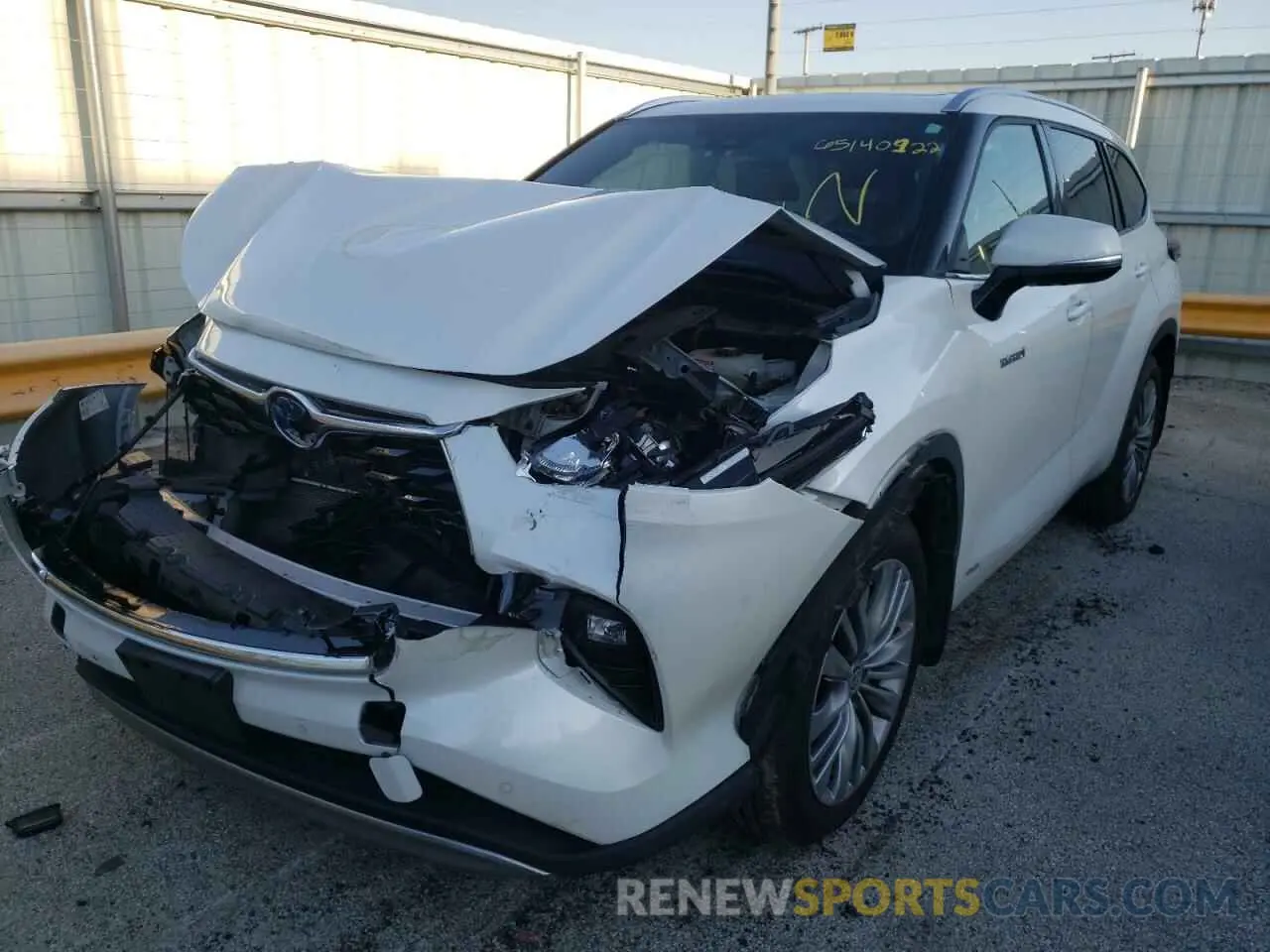 2 Photograph of a damaged car 5TDEBRCH0LS014164 TOYOTA HIGHLANDER 2020