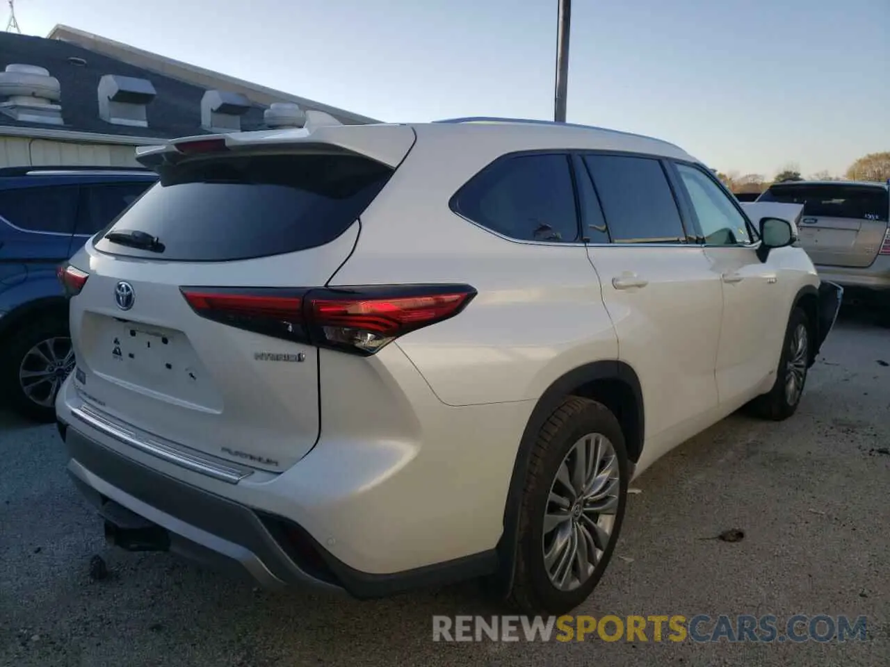 4 Photograph of a damaged car 5TDEBRCH0LS014164 TOYOTA HIGHLANDER 2020