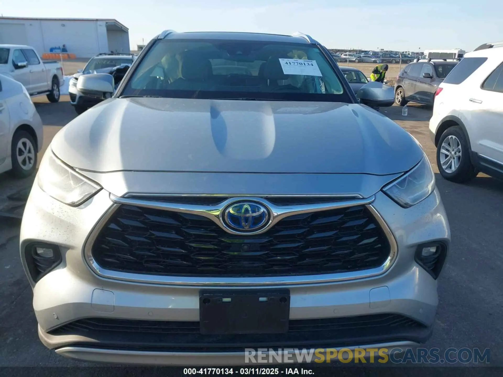 13 Photograph of a damaged car 5TDEBRCH5LS009199 TOYOTA HIGHLANDER 2020