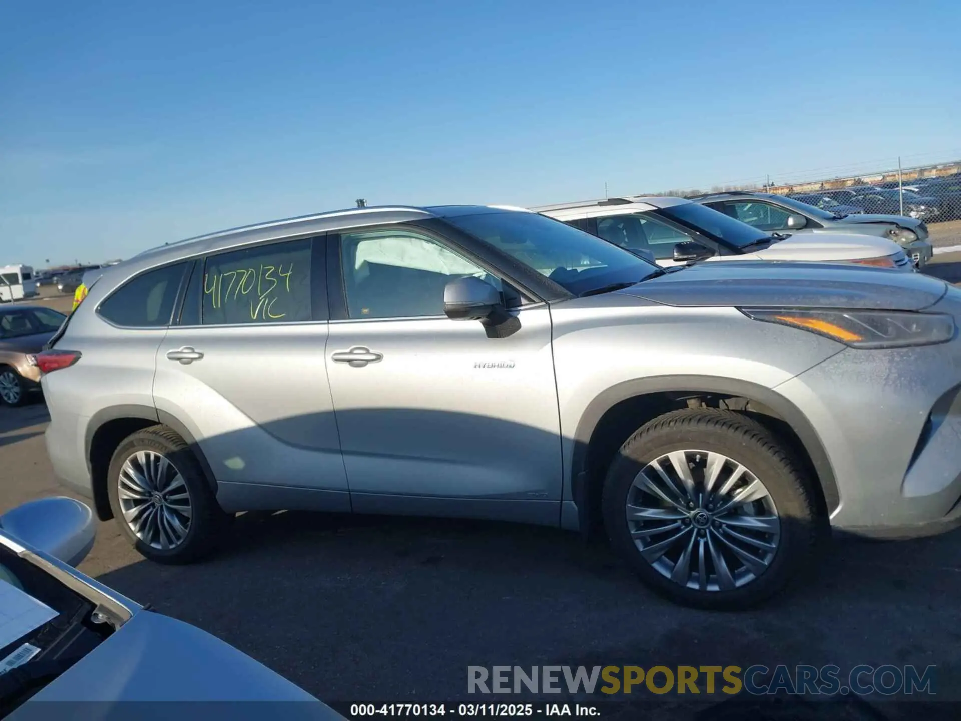 14 Photograph of a damaged car 5TDEBRCH5LS009199 TOYOTA HIGHLANDER 2020
