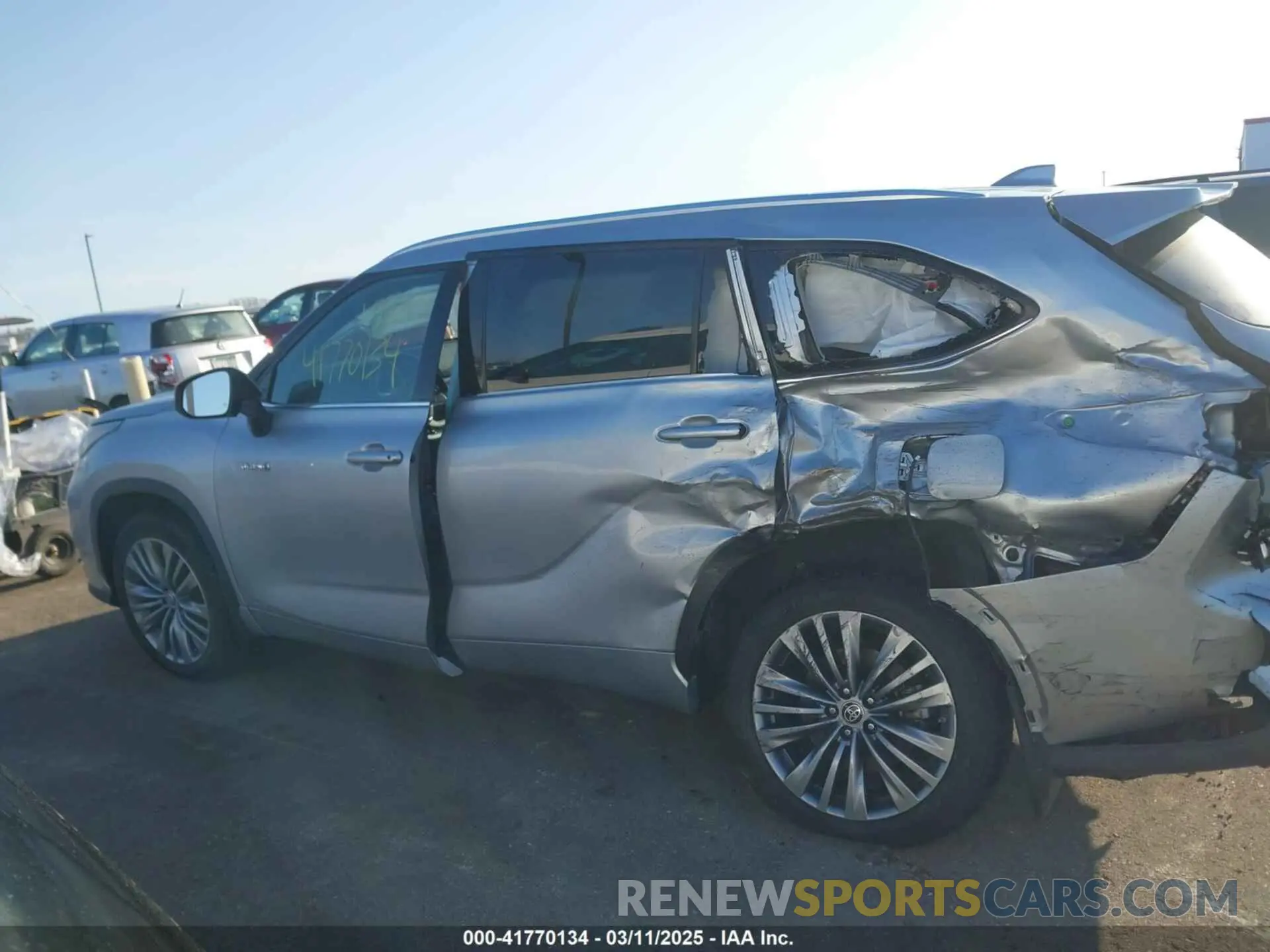 15 Photograph of a damaged car 5TDEBRCH5LS009199 TOYOTA HIGHLANDER 2020