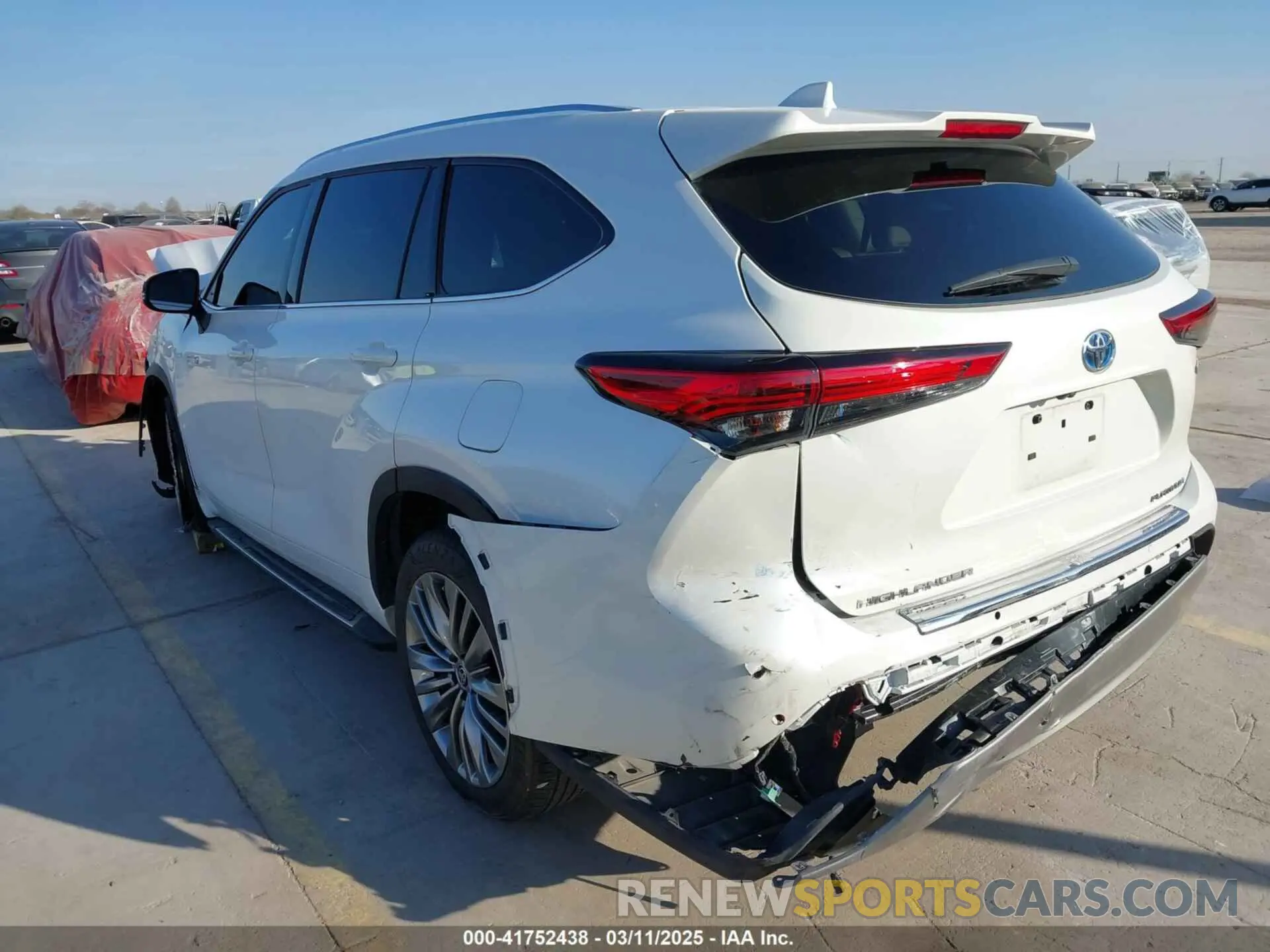 3 Photograph of a damaged car 5TDFARAH3LS004075 TOYOTA HIGHLANDER 2020