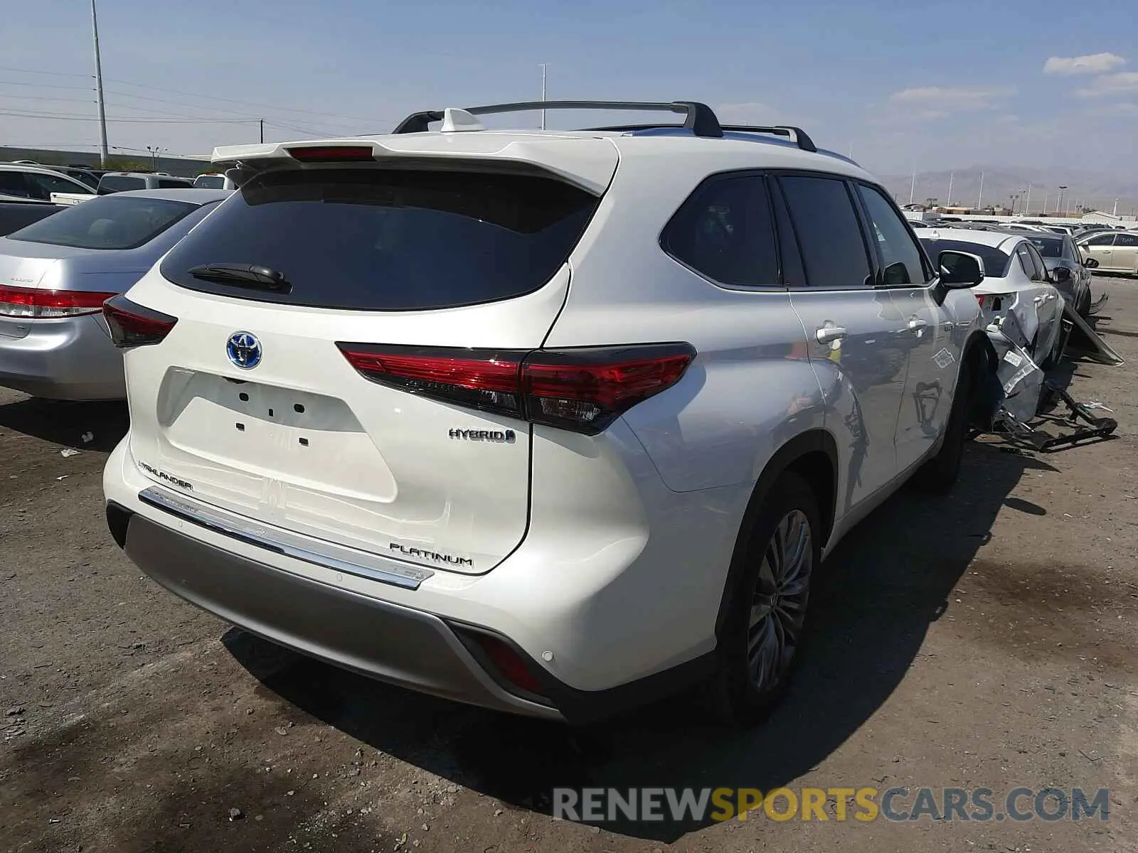 4 Photograph of a damaged car 5TDFARAH9LS003190 TOYOTA HIGHLANDER 2020