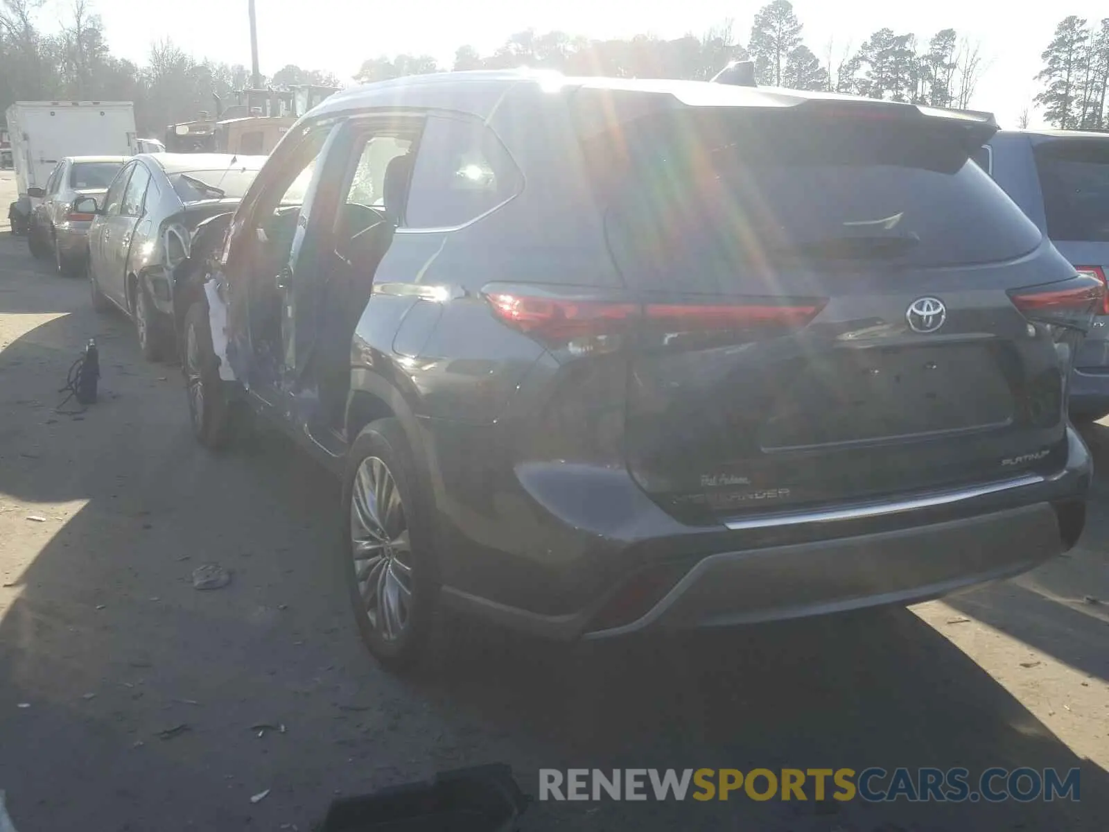3 Photograph of a damaged car 5TDFZRAH1LS025788 TOYOTA HIGHLANDER 2020