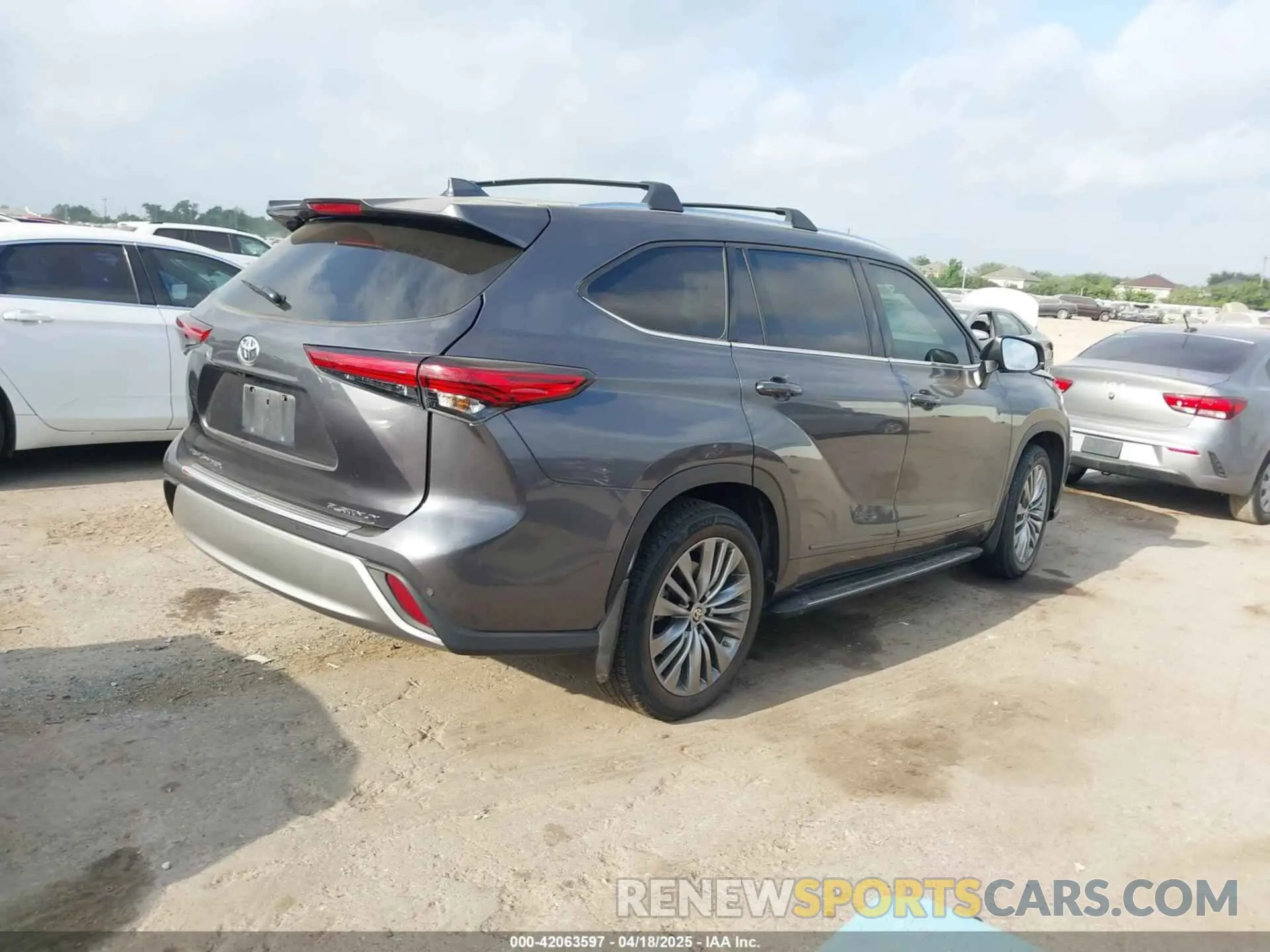 4 Фотография поврежденного автомобиля 5TDFZRAH4LS024733 TOYOTA HIGHLANDER 2020