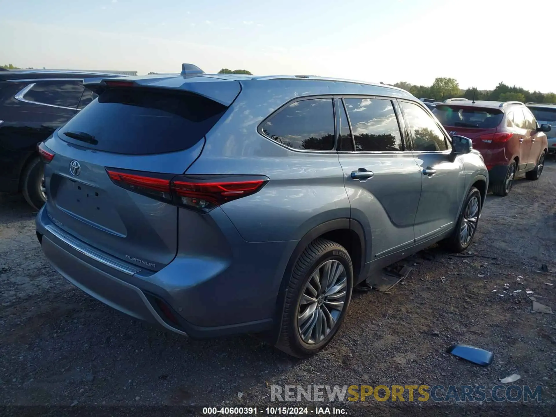 4 Photograph of a damaged car 5TDFZRAH5LS028841 TOYOTA HIGHLANDER 2020