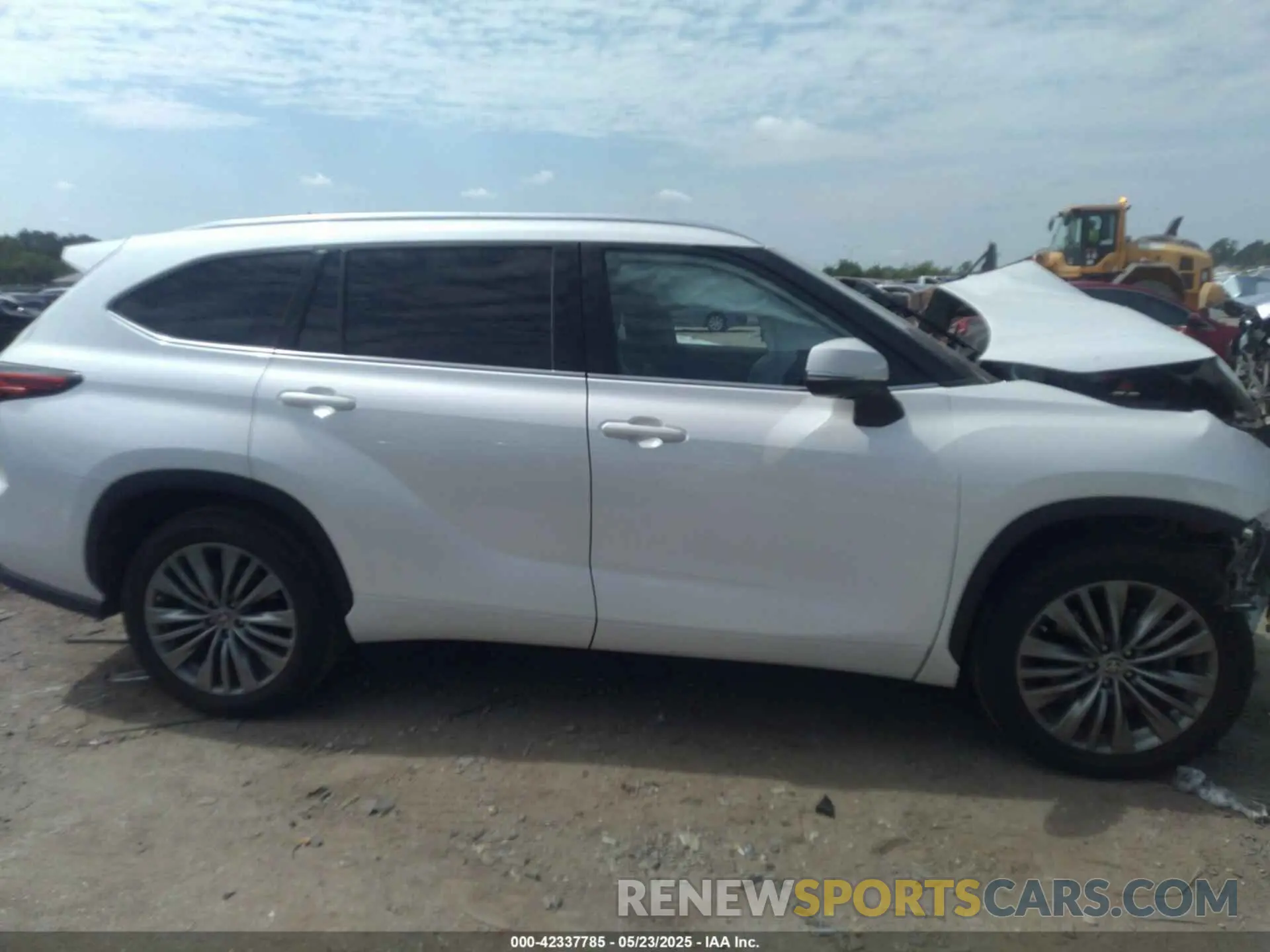 14 Photograph of a damaged car 5TDFZRAH7LS014357 TOYOTA HIGHLANDER 2020
