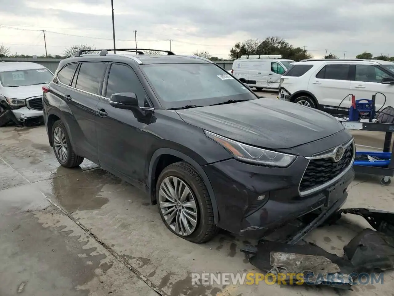 4 Photograph of a damaged car 5TDFZRBH1LS028804 TOYOTA HIGHLANDER 2020