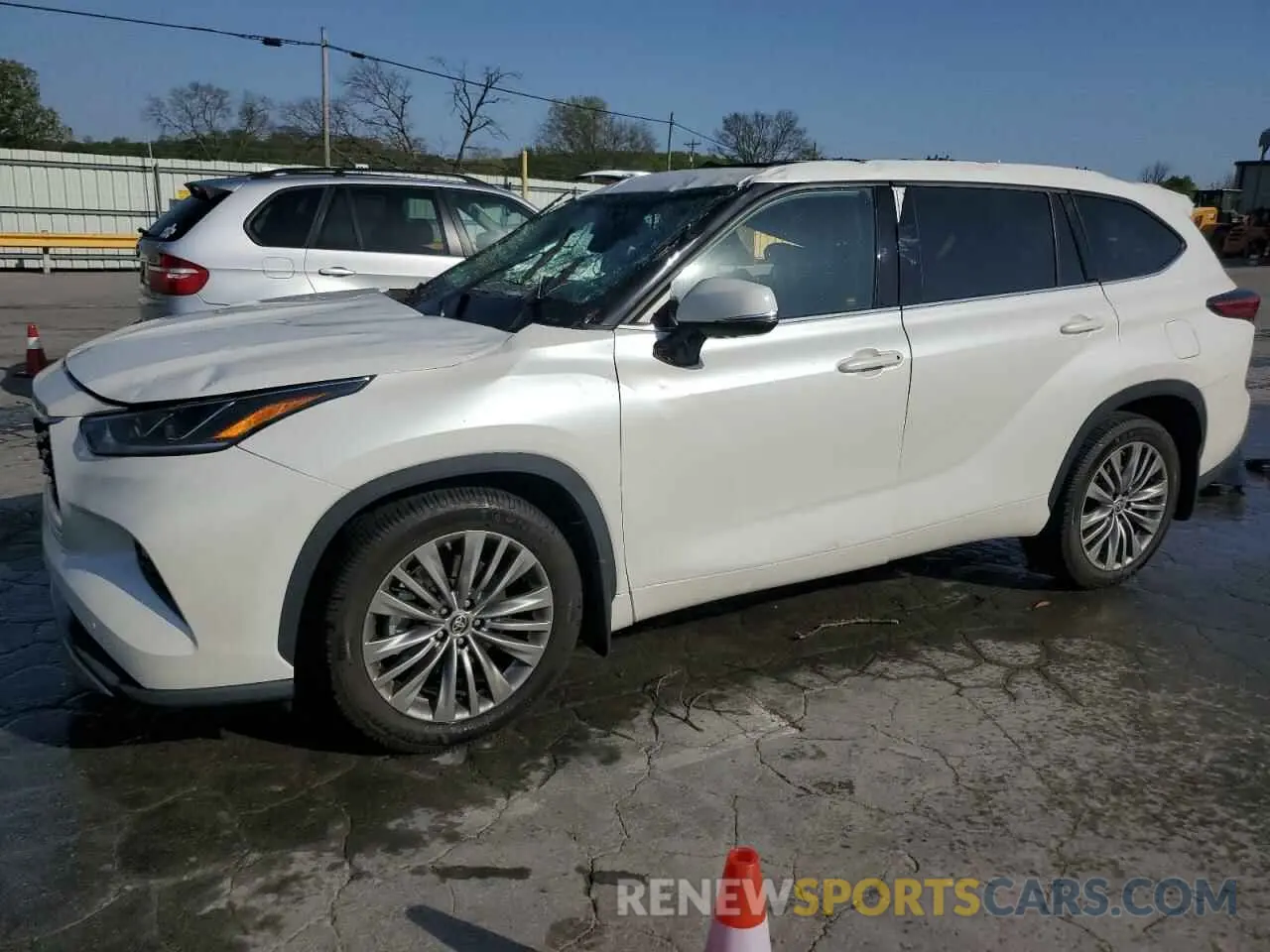 1 Photograph of a damaged car 5TDFZRBH2LS027824 TOYOTA HIGHLANDER 2020