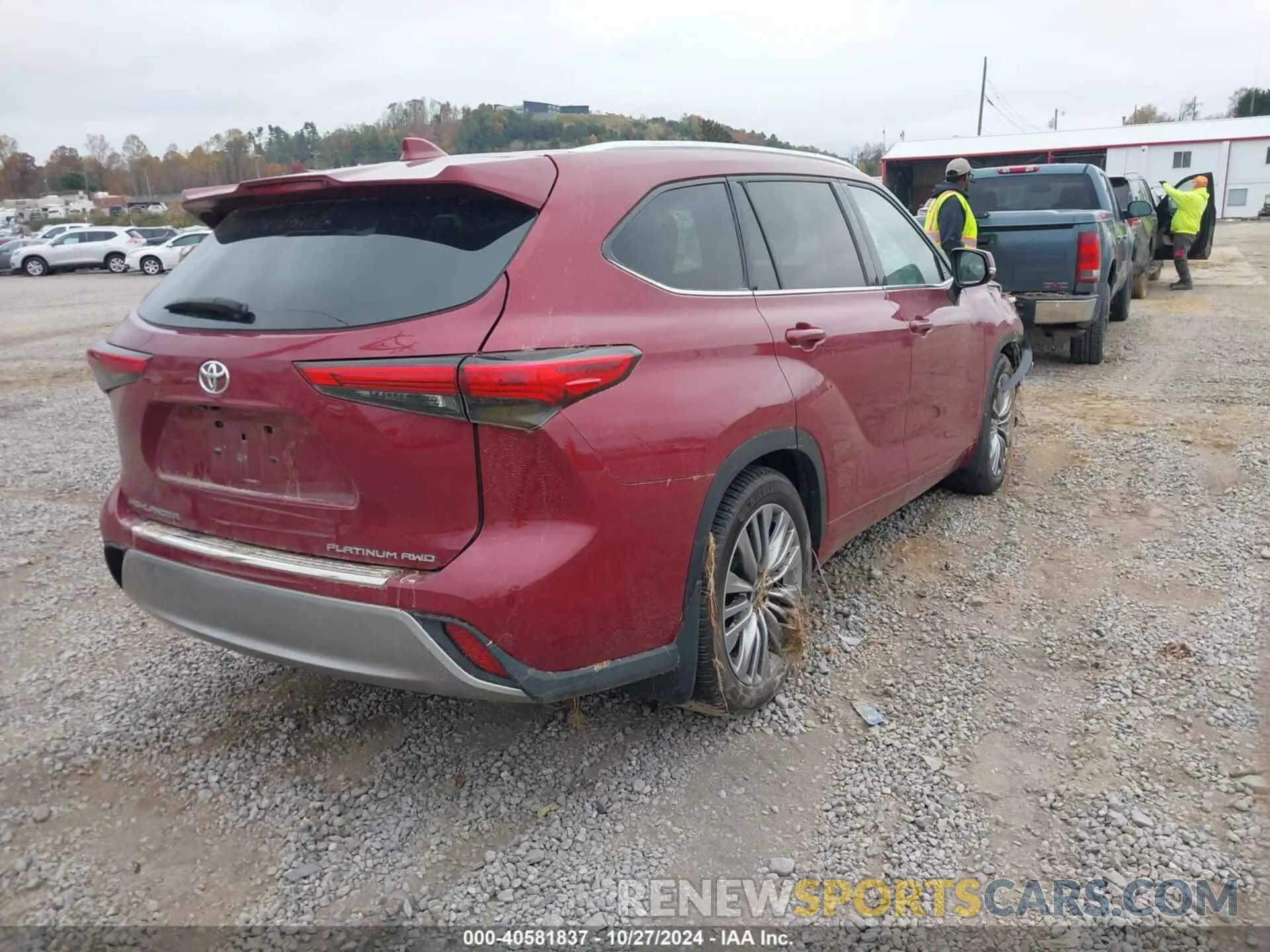 4 Photograph of a damaged car 5TDFZRBH4LS033642 TOYOTA HIGHLANDER 2020