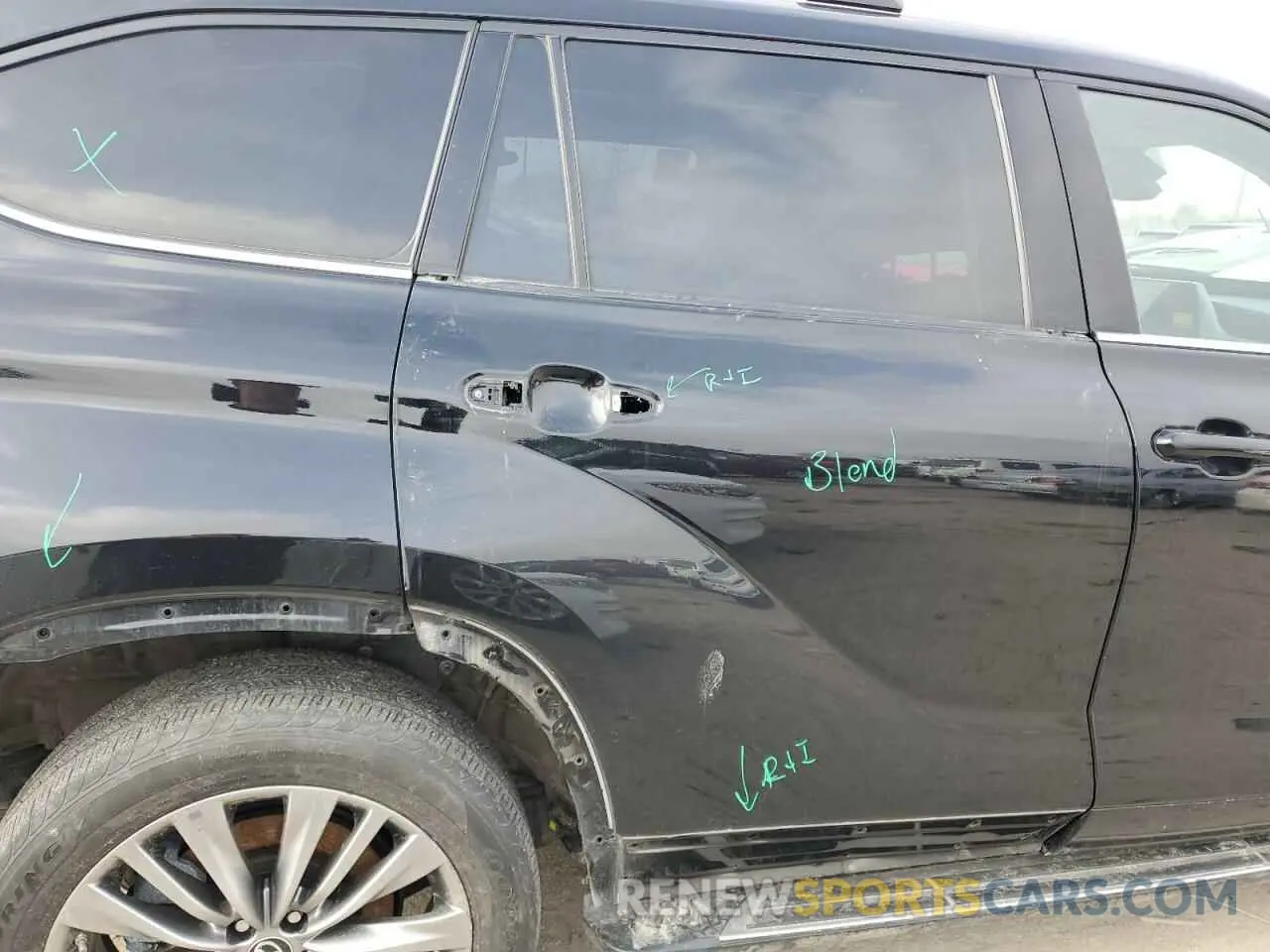 10 Photograph of a damaged car 5TDFZRBHXLS037145 TOYOTA HIGHLANDER 2020
