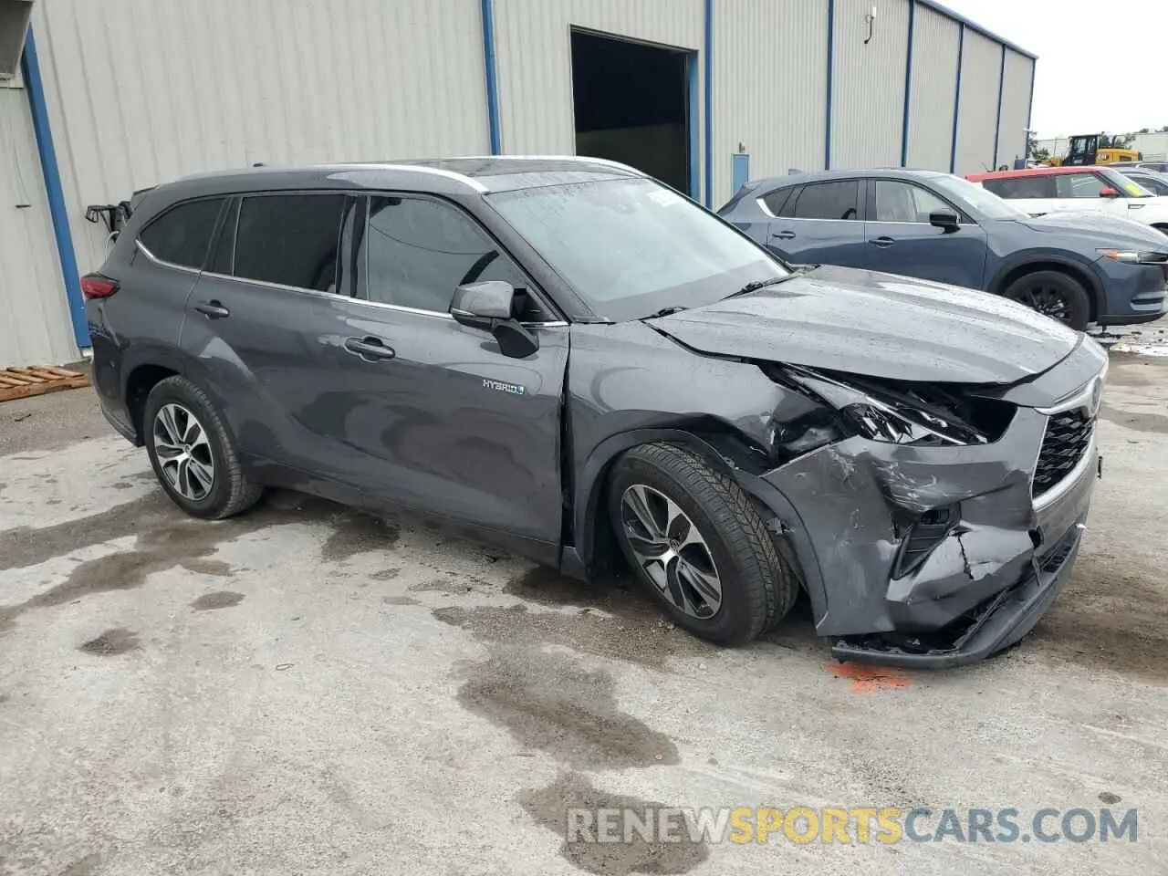 4 Photograph of a damaged car 5TDGARAH2LS500540 TOYOTA HIGHLANDER 2020