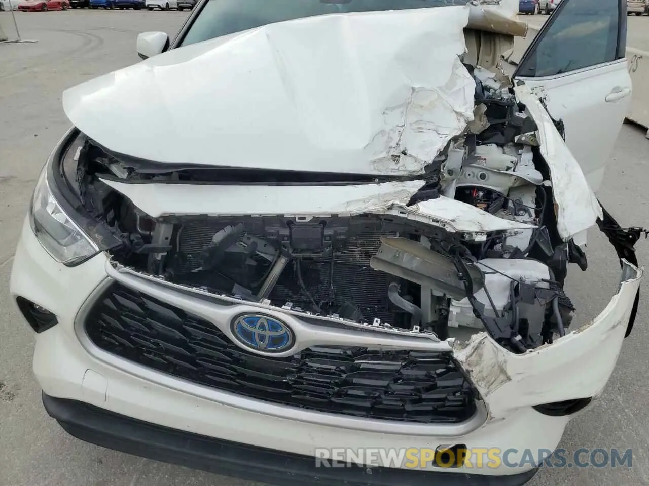 12 Photograph of a damaged car 5TDGARAH5LS502282 TOYOTA HIGHLANDER 2020