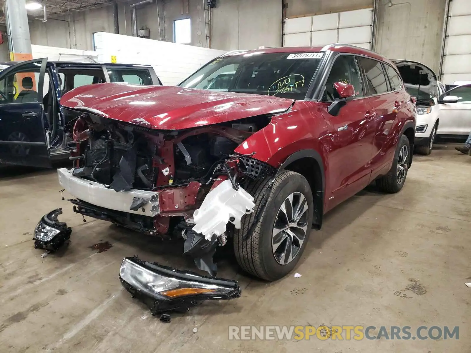 2 Photograph of a damaged car 5TDGBRCH5LS001130 TOYOTA HIGHLANDER 2020