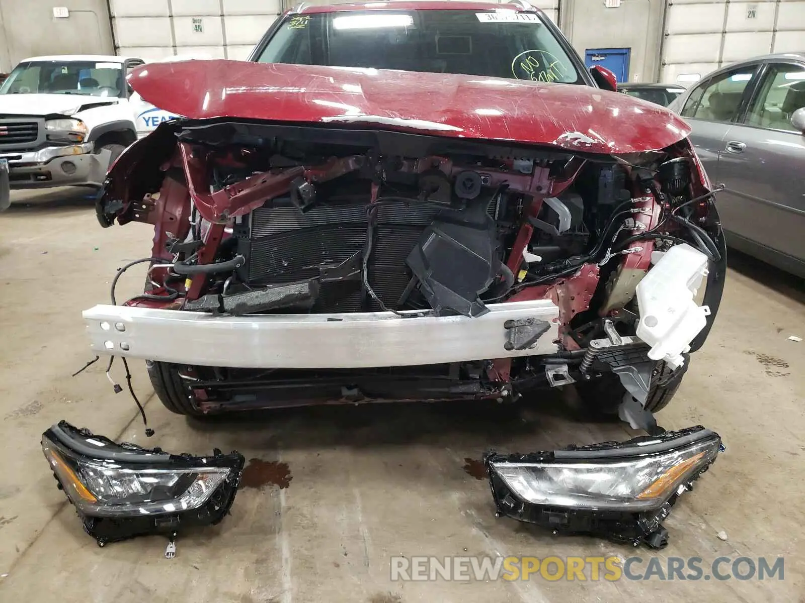 9 Photograph of a damaged car 5TDGBRCH5LS001130 TOYOTA HIGHLANDER 2020