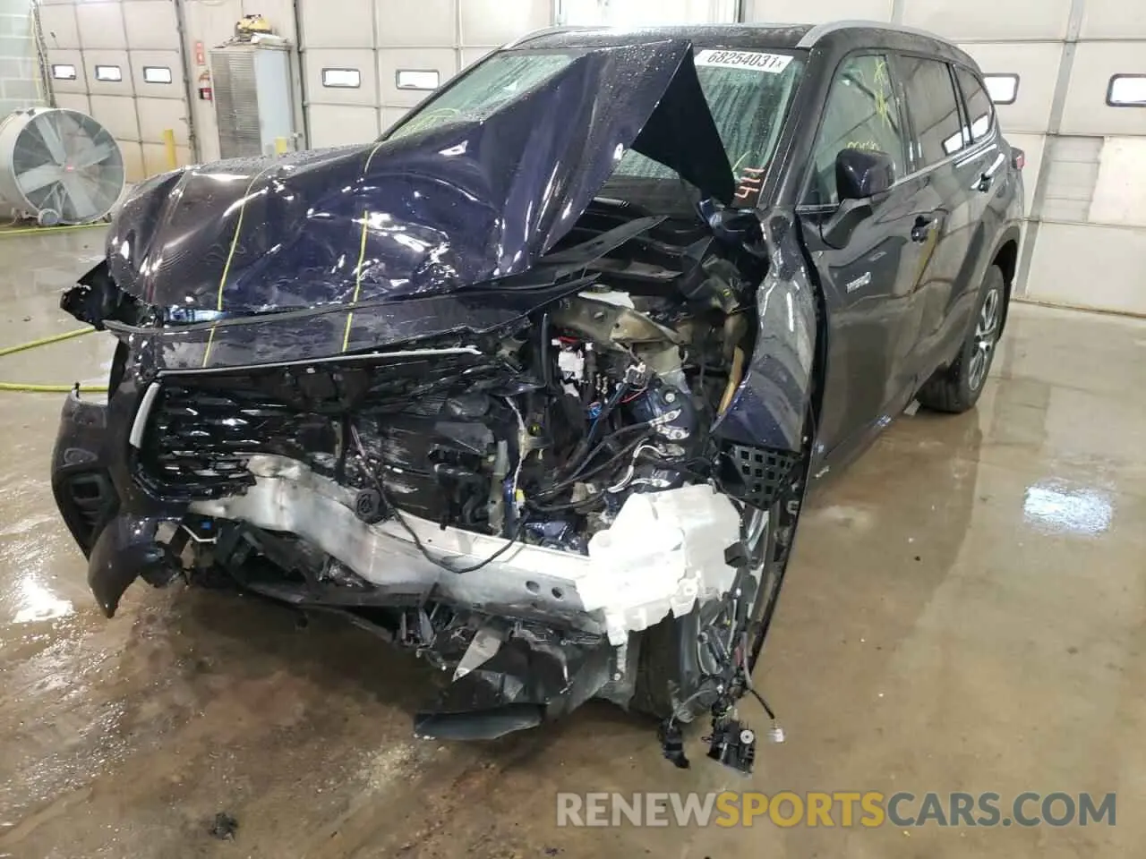 9 Photograph of a damaged car 5TDGBRCH6LS504486 TOYOTA HIGHLANDER 2020