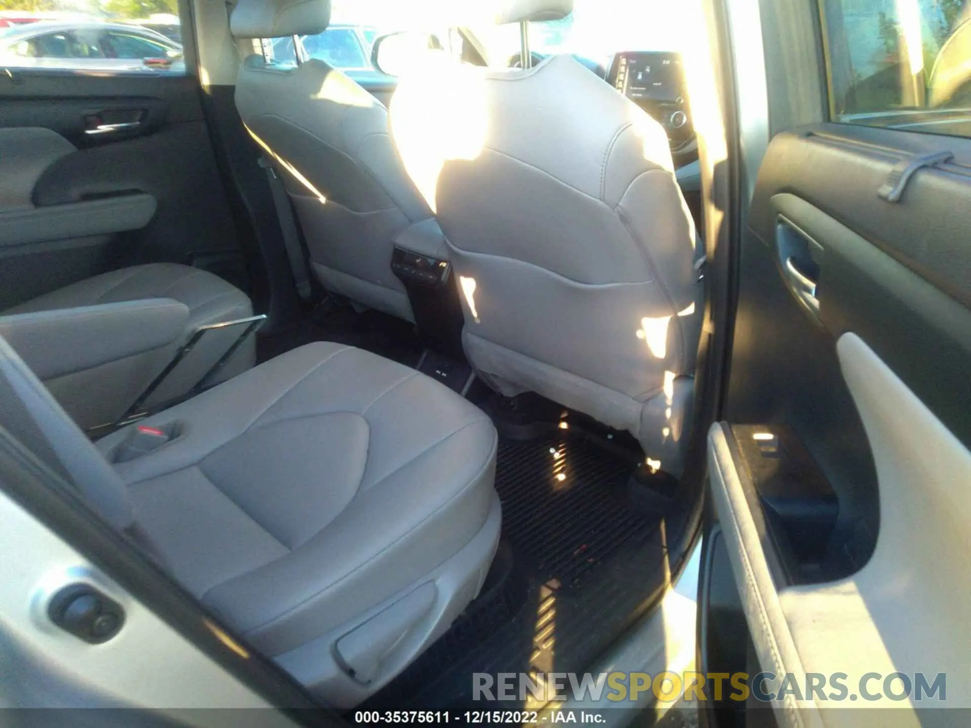 8 Photograph of a damaged car 5TDGBRCH6LS507159 TOYOTA HIGHLANDER 2020