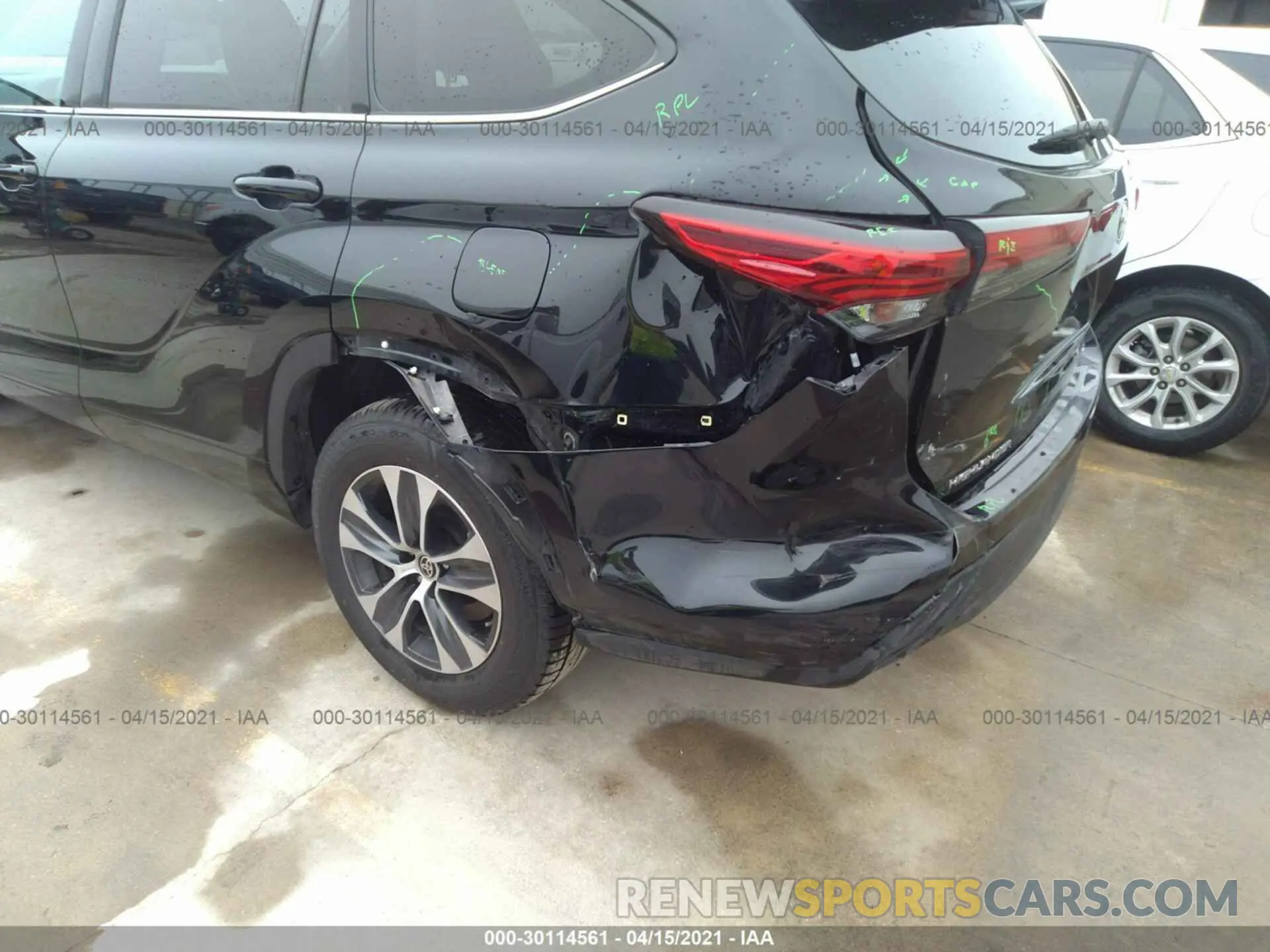 6 Photograph of a damaged car 5TDGZRAH0LS501937 TOYOTA HIGHLANDER 2020