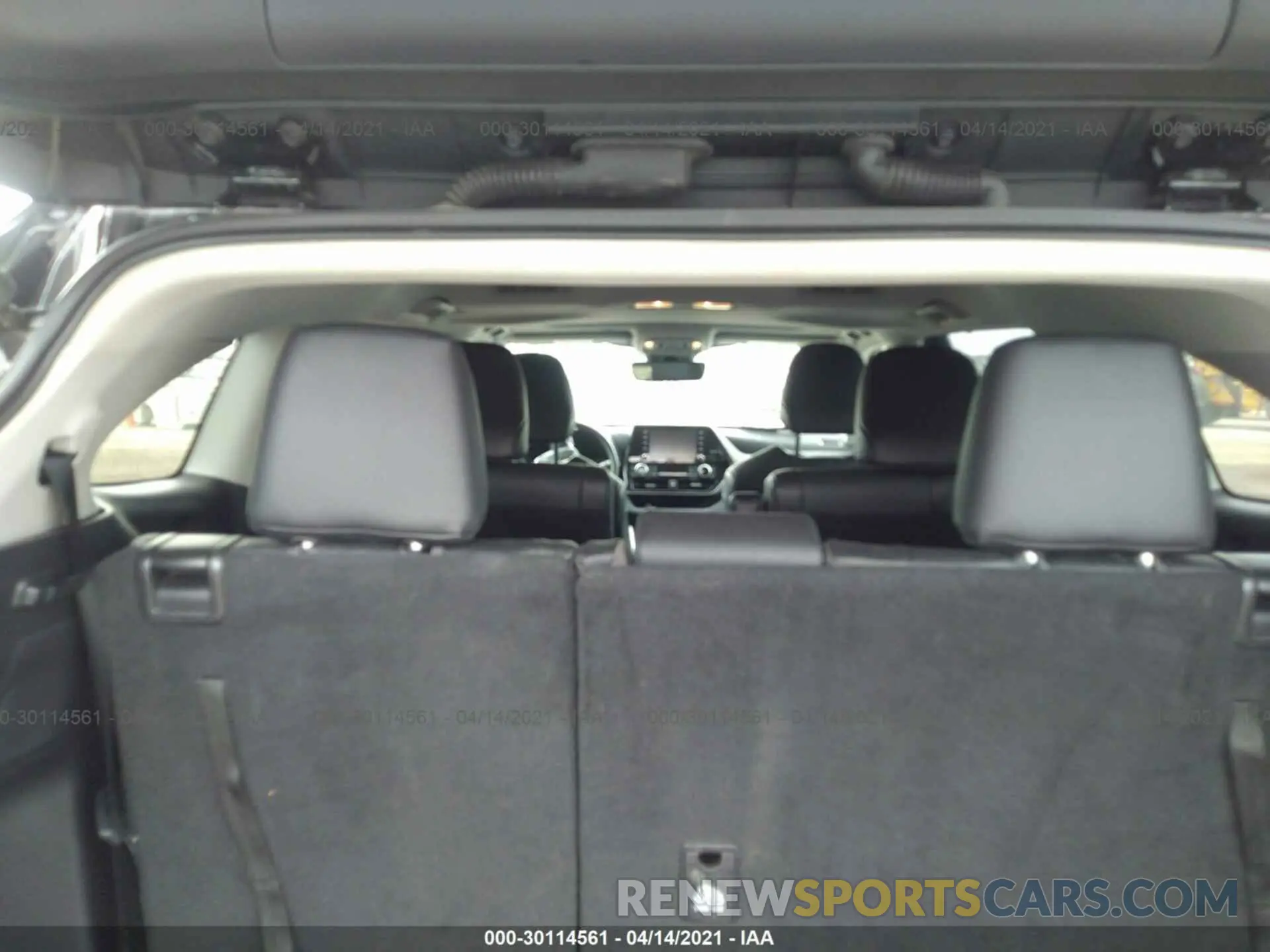 8 Photograph of a damaged car 5TDGZRAH0LS501937 TOYOTA HIGHLANDER 2020