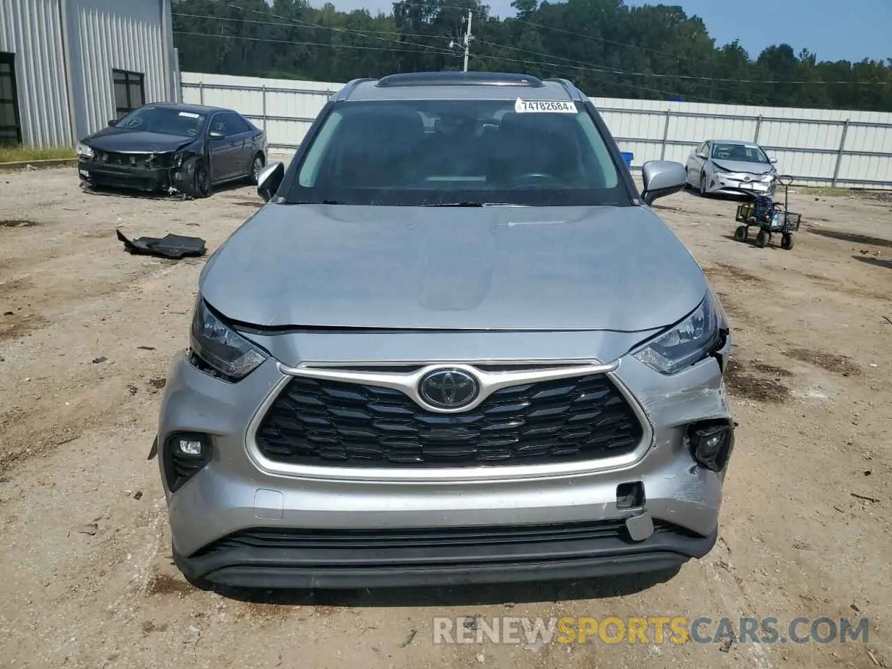 5 Photograph of a damaged car 5TDGZRAH0LS503185 TOYOTA HIGHLANDER 2020