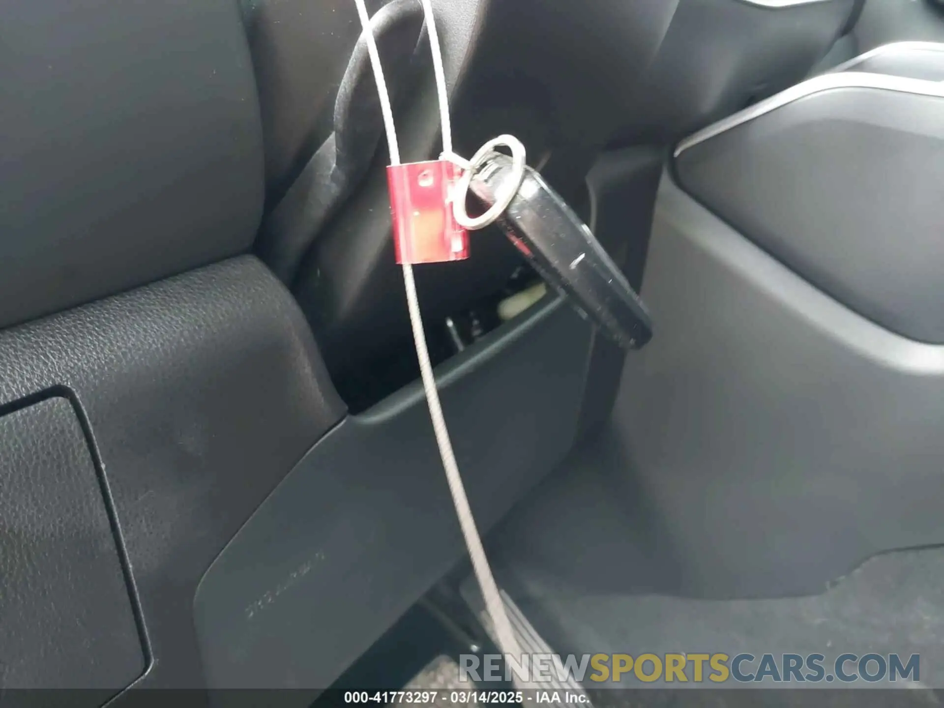 11 Photograph of a damaged car 5TDGZRAH1LS013144 TOYOTA HIGHLANDER 2020