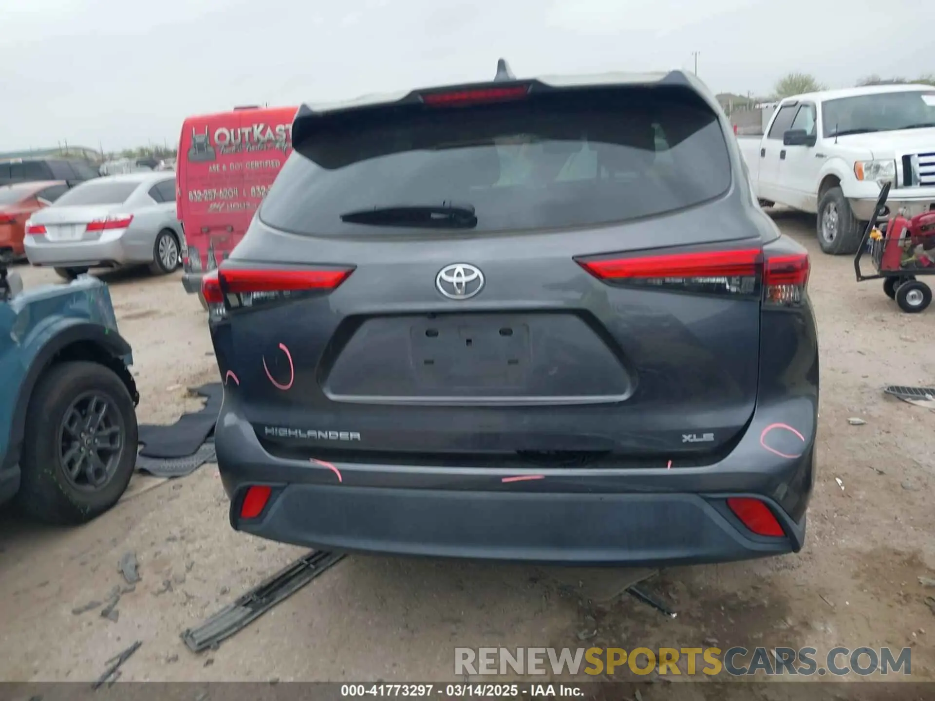 17 Photograph of a damaged car 5TDGZRAH1LS013144 TOYOTA HIGHLANDER 2020