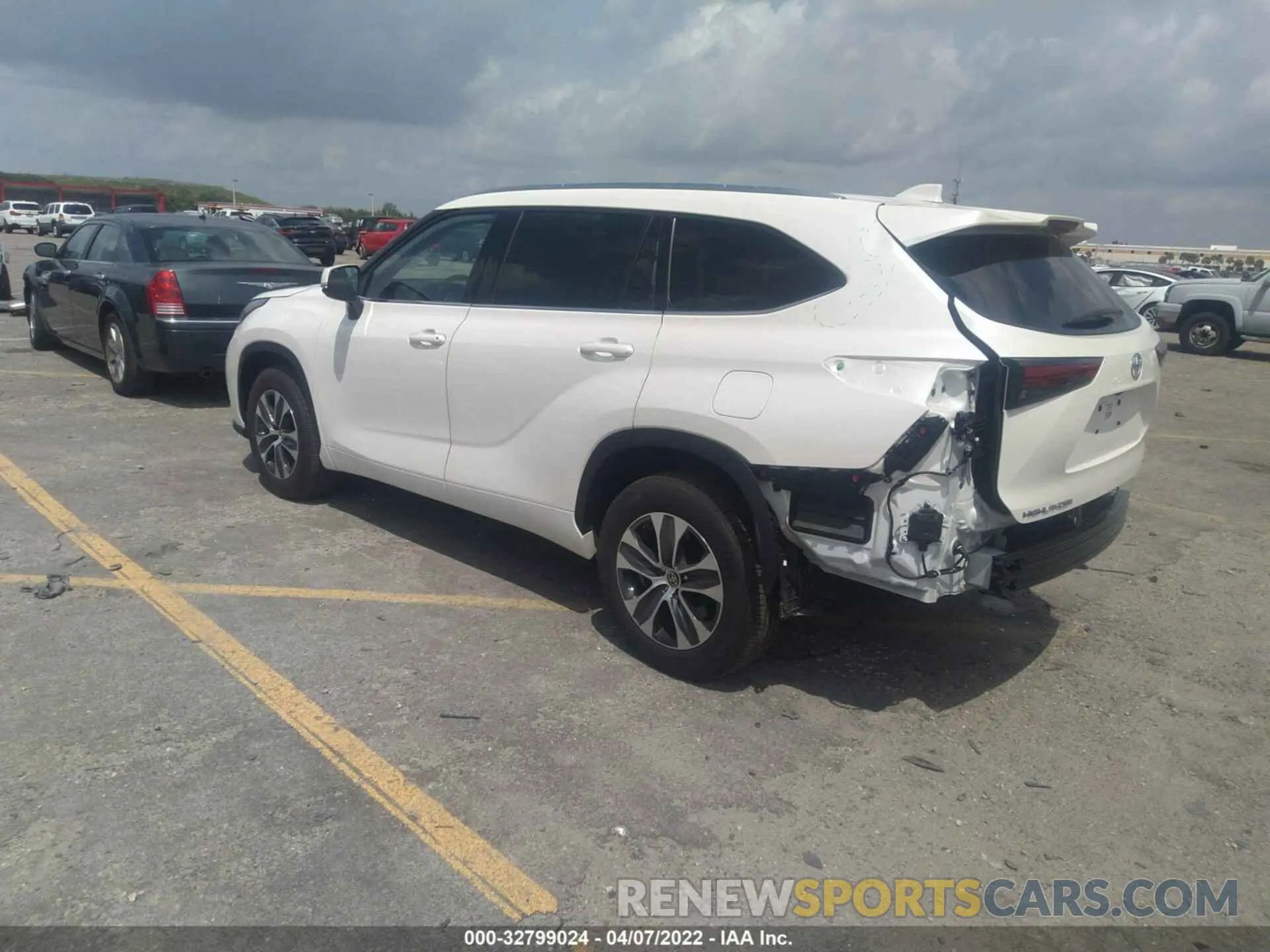 3 Photograph of a damaged car 5TDGZRAH3LS029149 TOYOTA HIGHLANDER 2020