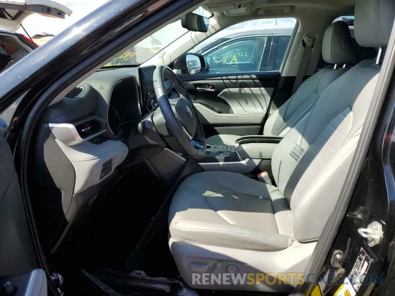 7 Photograph of a damaged car 5TDGZRAH3LS512656 TOYOTA HIGHLANDER 2020