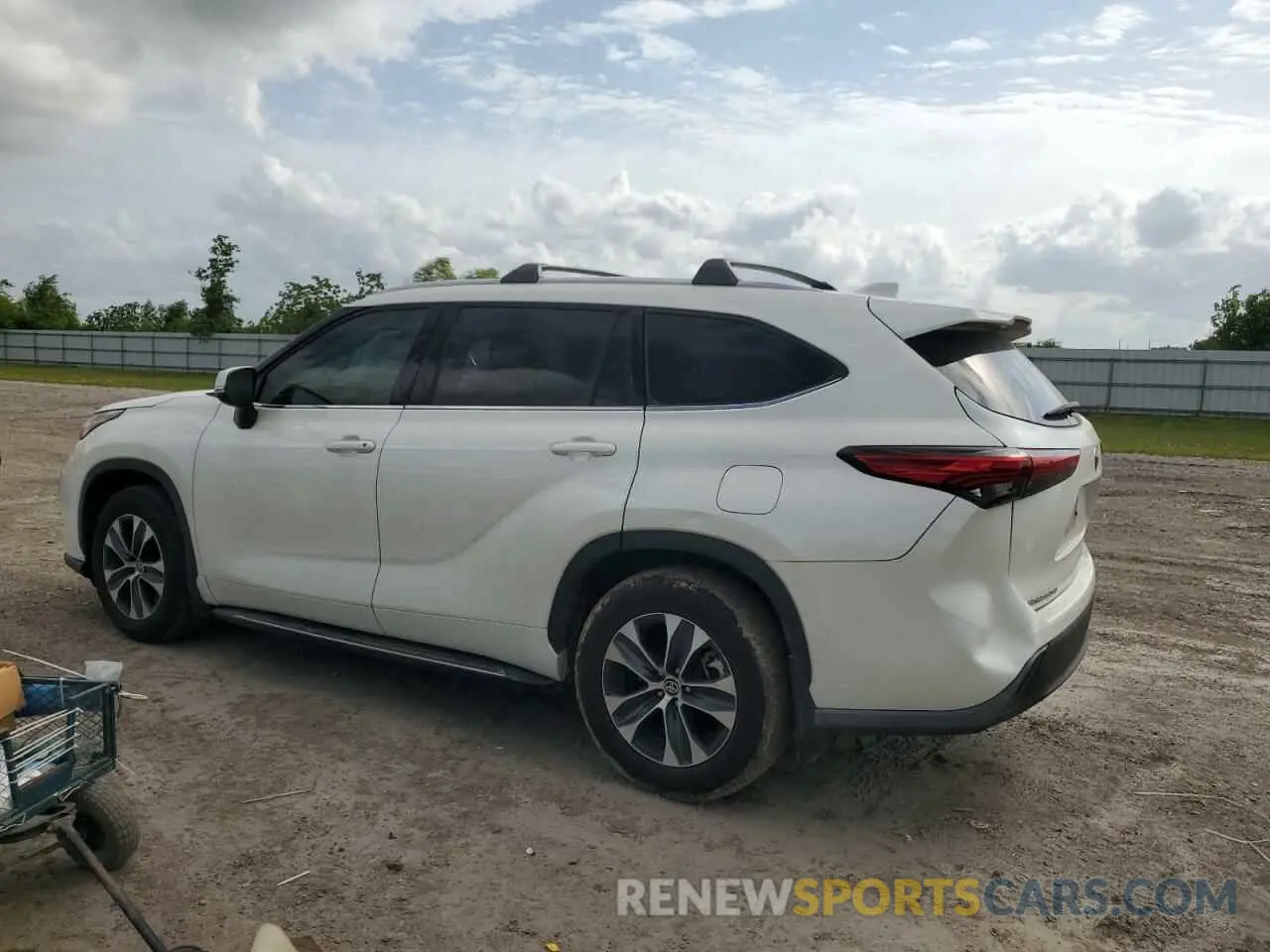 2 Photograph of a damaged car 5TDGZRAH4LS501276 TOYOTA HIGHLANDER 2020