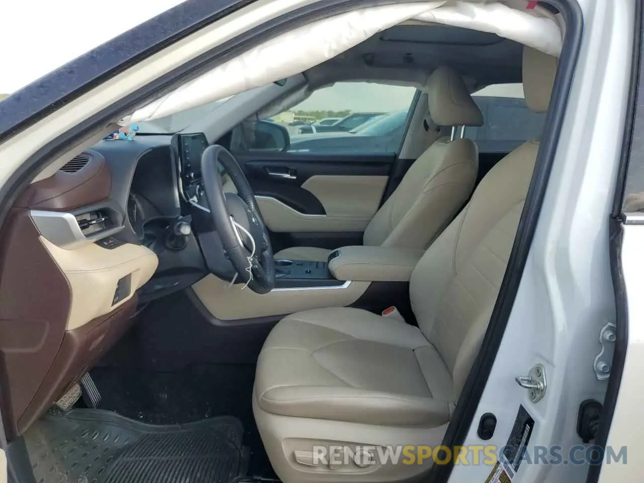 7 Photograph of a damaged car 5TDGZRAH4LS501276 TOYOTA HIGHLANDER 2020