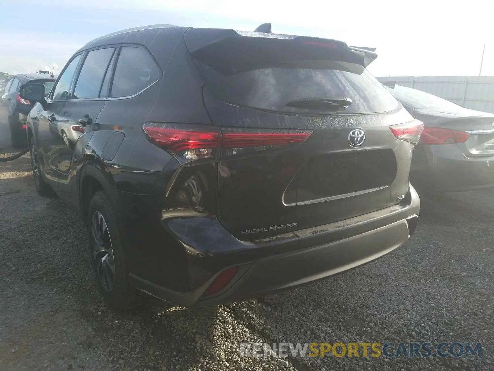 3 Photograph of a damaged car 5TDGZRAH4LS504792 TOYOTA HIGHLANDER 2020