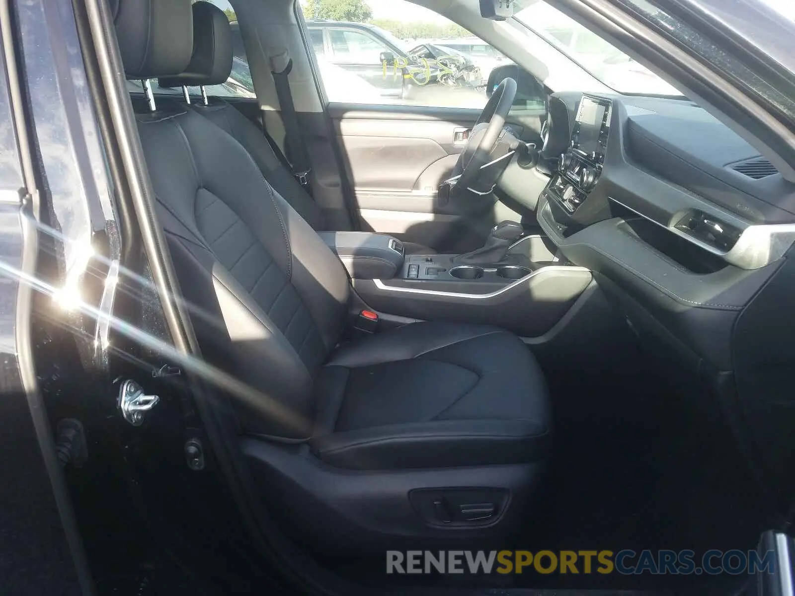 5 Photograph of a damaged car 5TDGZRAH4LS504792 TOYOTA HIGHLANDER 2020