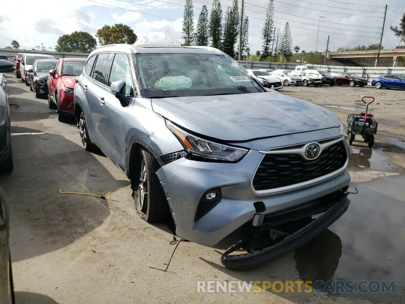 1 Photograph of a damaged car 5TDGZRAH5LS003894 TOYOTA HIGHLANDER 2020
