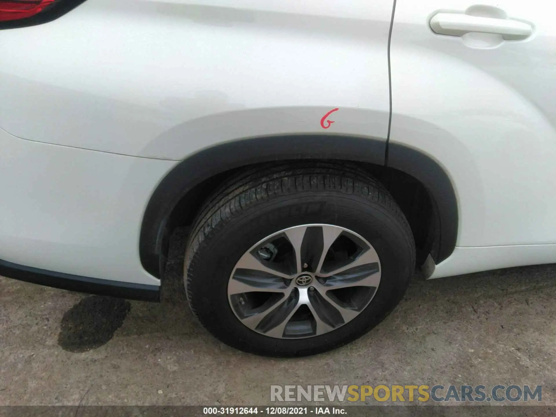 15 Photograph of a damaged car 5TDGZRAH5LS513131 TOYOTA HIGHLANDER 2020