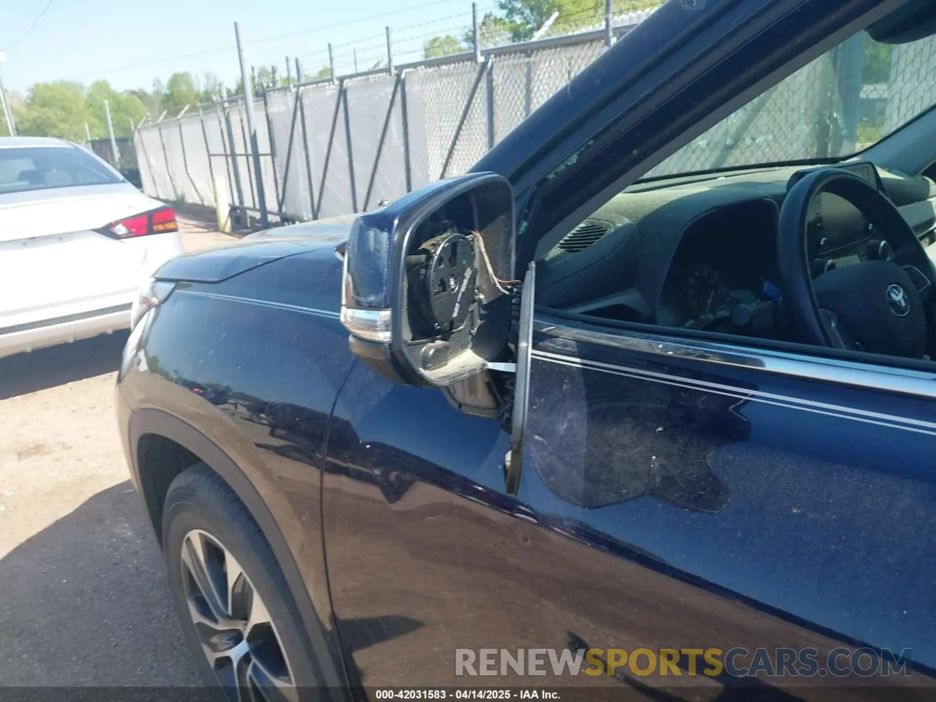 19 Photograph of a damaged car 5TDGZRAH7LS021300 TOYOTA HIGHLANDER 2020