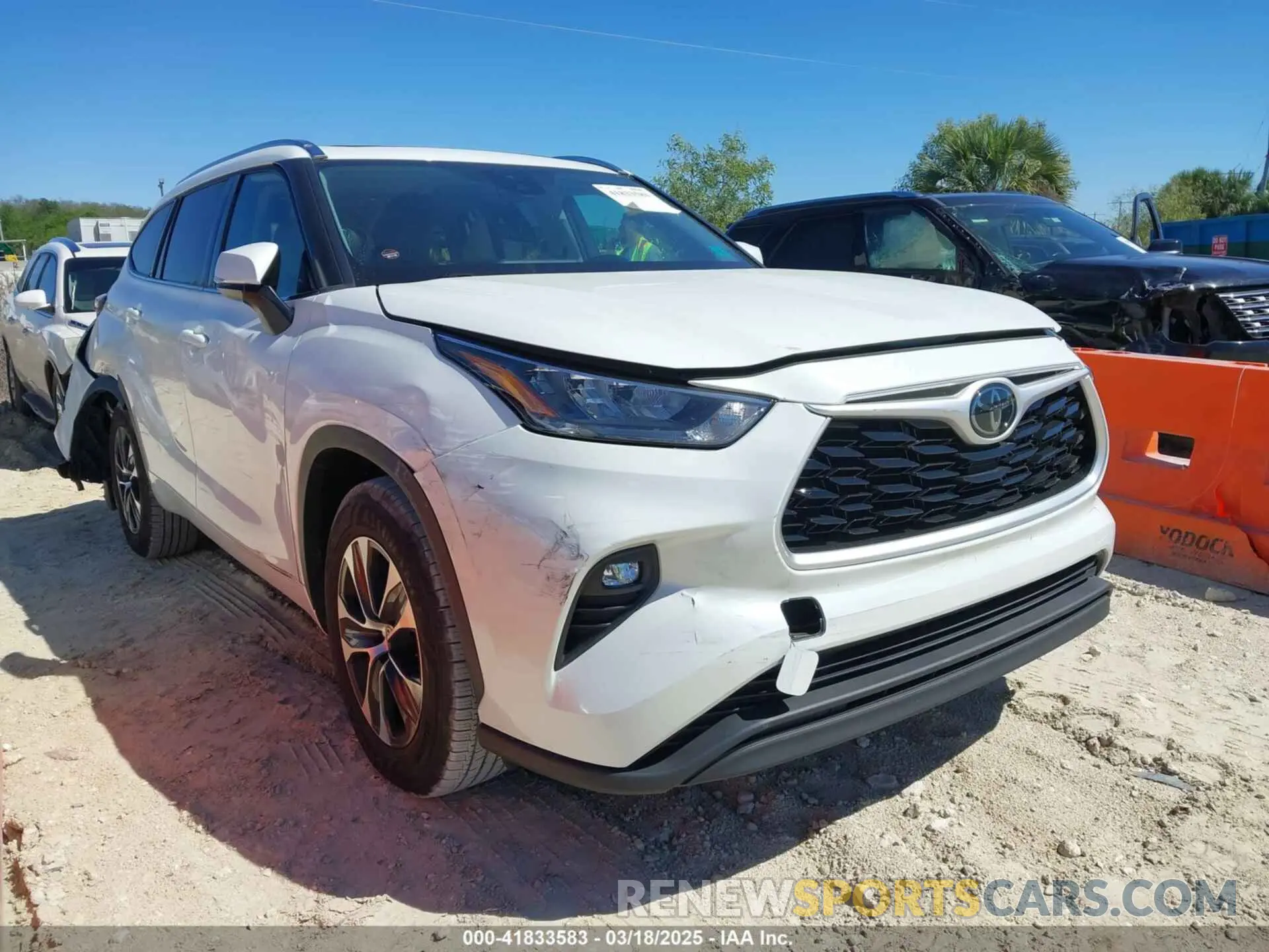 1 Photograph of a damaged car 5TDGZRAH7LS029834 TOYOTA HIGHLANDER 2020