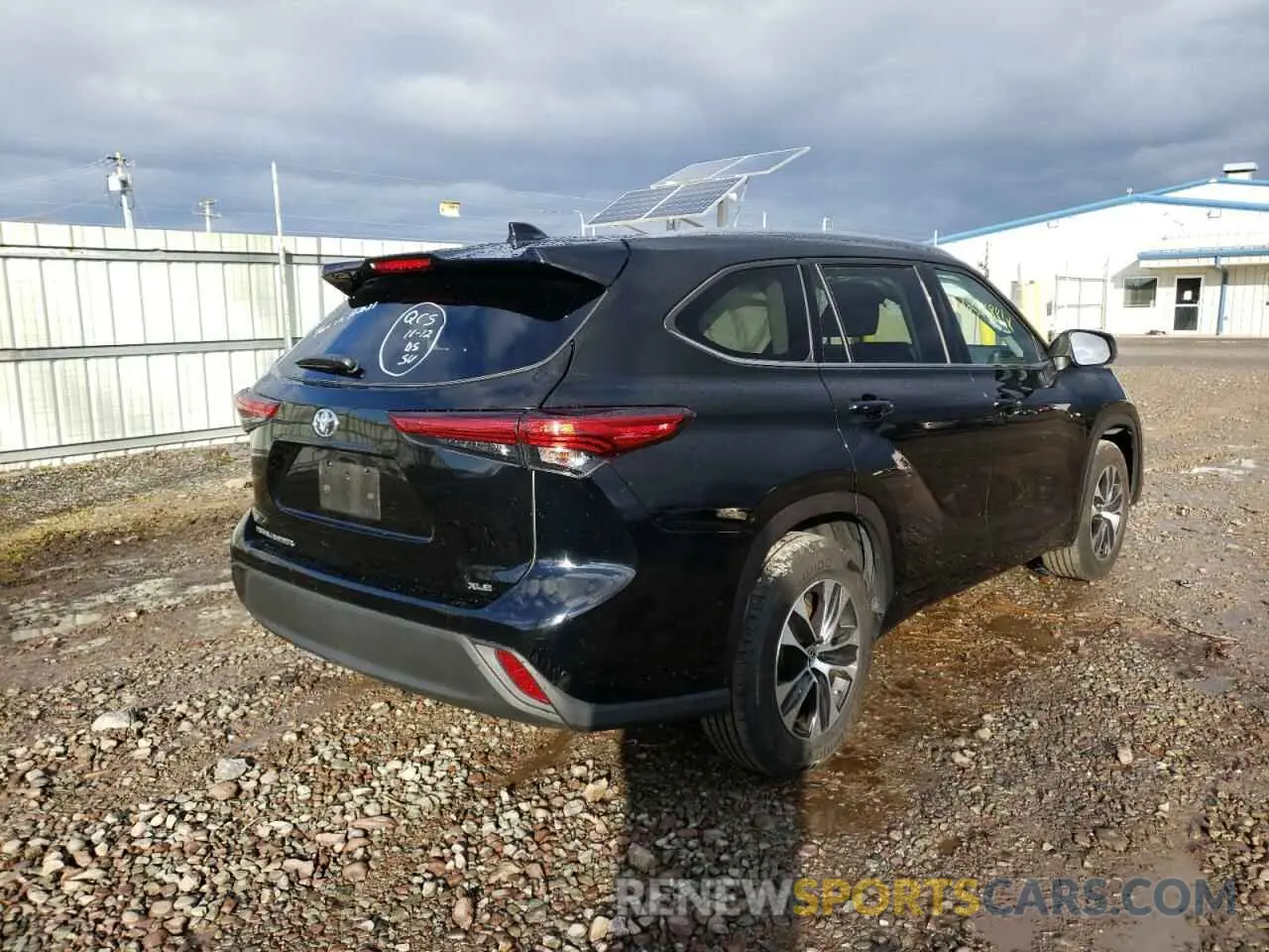 4 Photograph of a damaged car 5TDGZRAH7LS501966 TOYOTA HIGHLANDER 2020