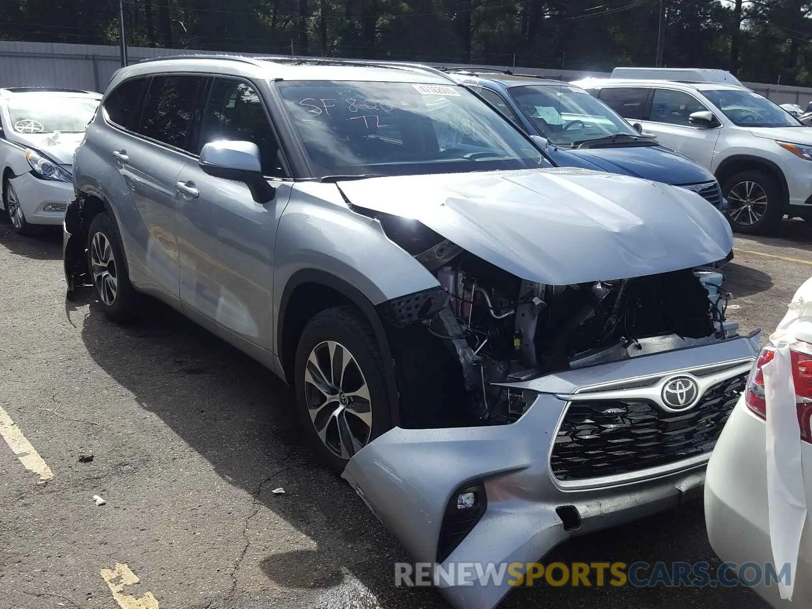 1 Фотография поврежденного автомобиля 5TDGZRAHXLS509821 TOYOTA HIGHLANDER 2020