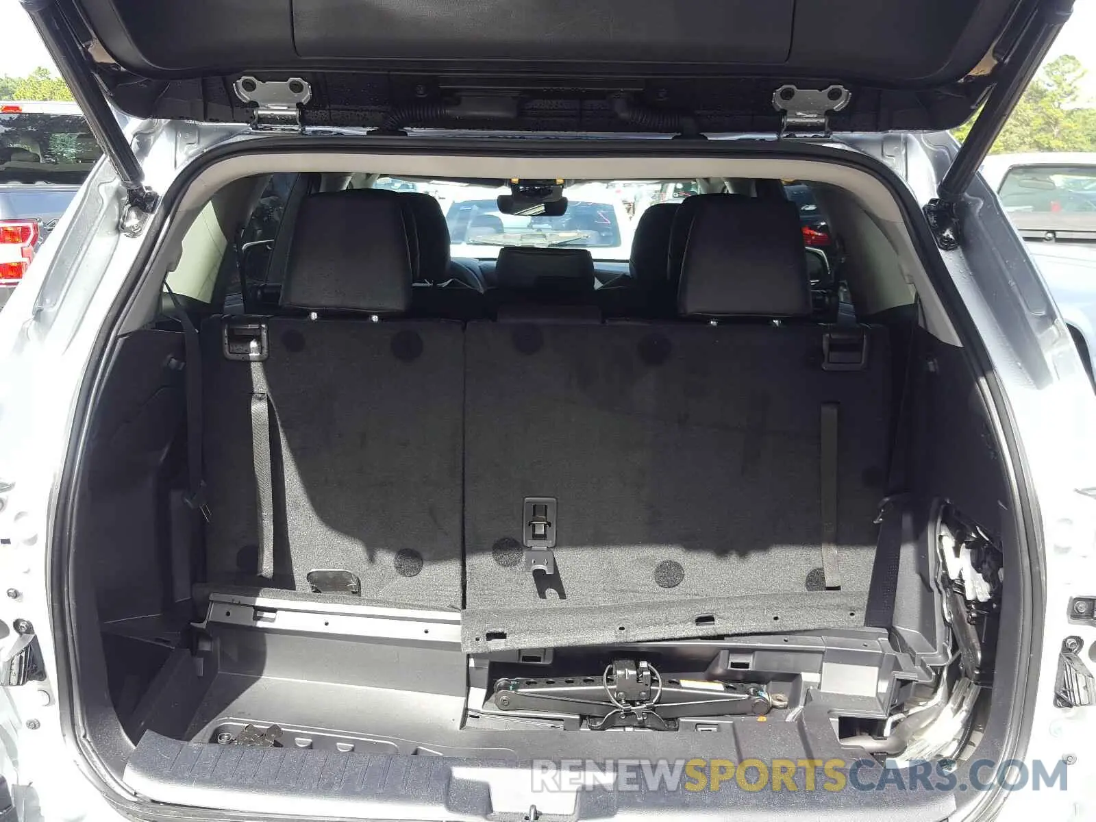 9 Фотография поврежденного автомобиля 5TDGZRAHXLS509821 TOYOTA HIGHLANDER 2020