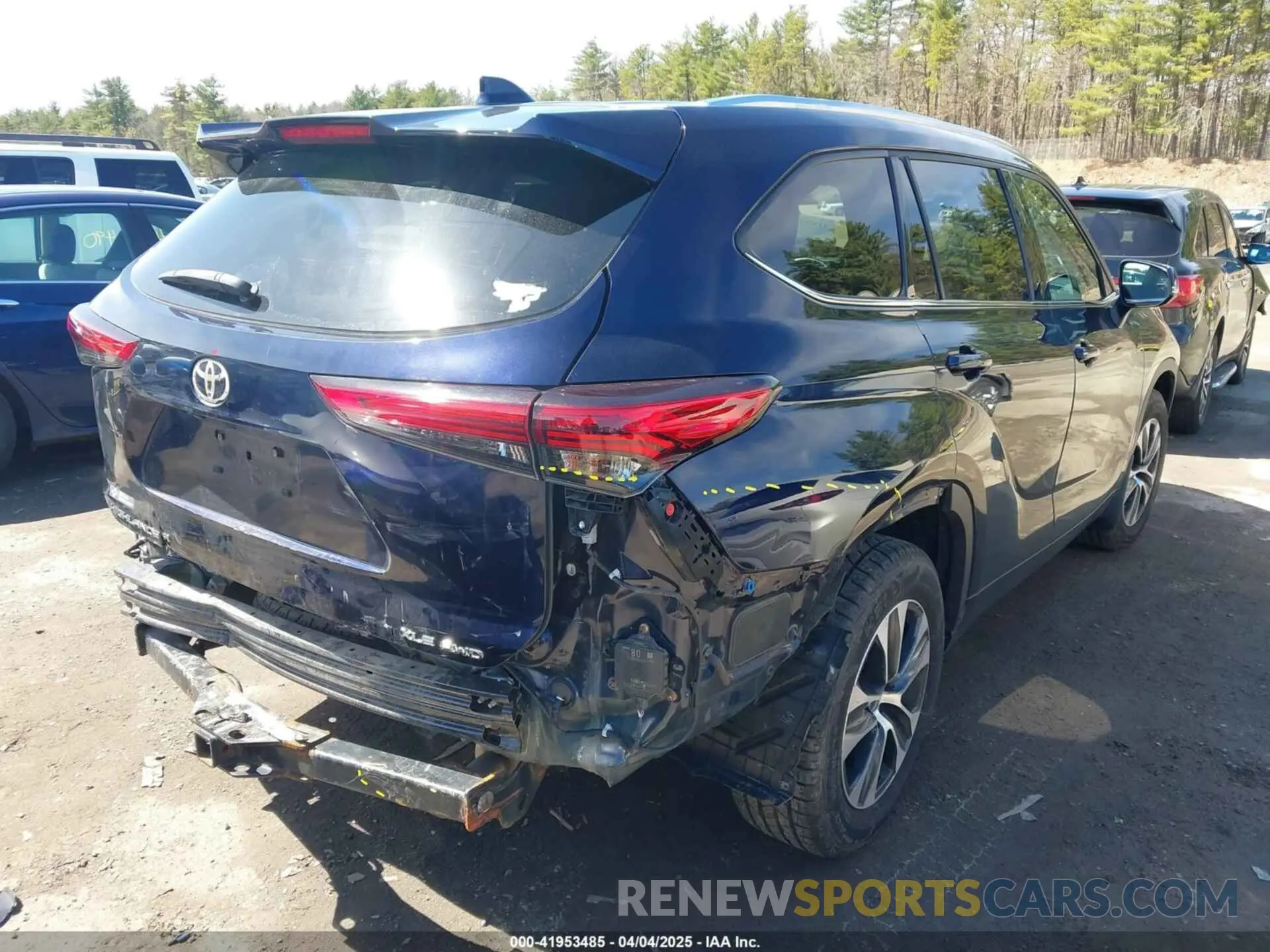 4 Photograph of a damaged car 5TDGZRBH0LS003381 TOYOTA HIGHLANDER 2020